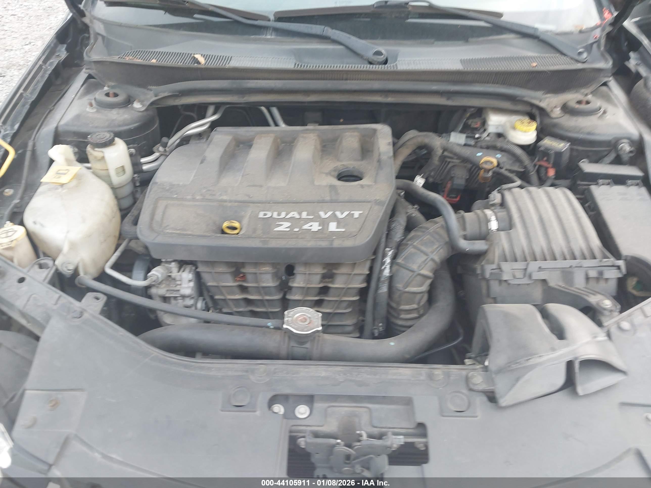CHRYSLER 200 image 10