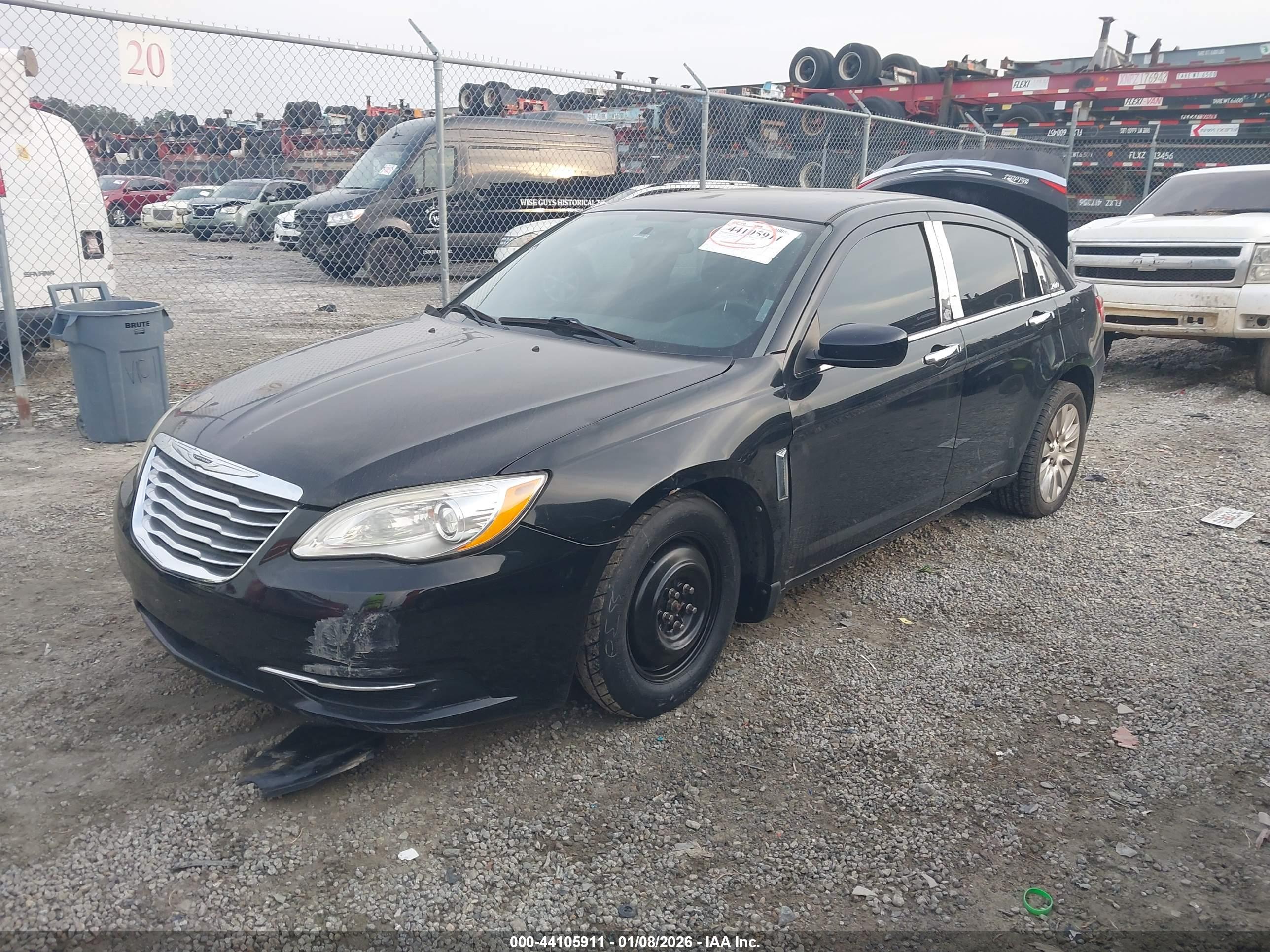 CHRYSLER 200 image 2