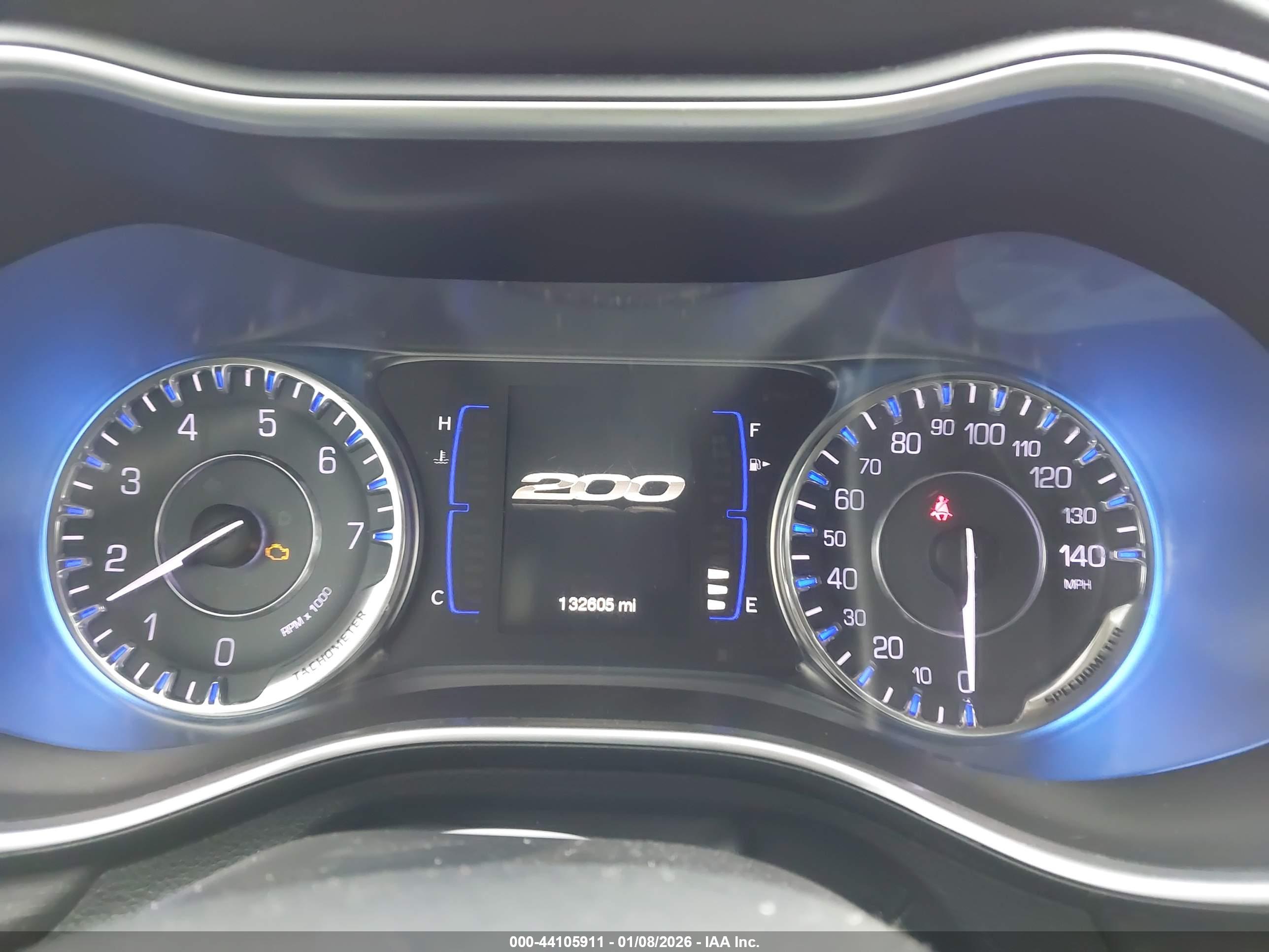 CHRYSLER 200 image 7