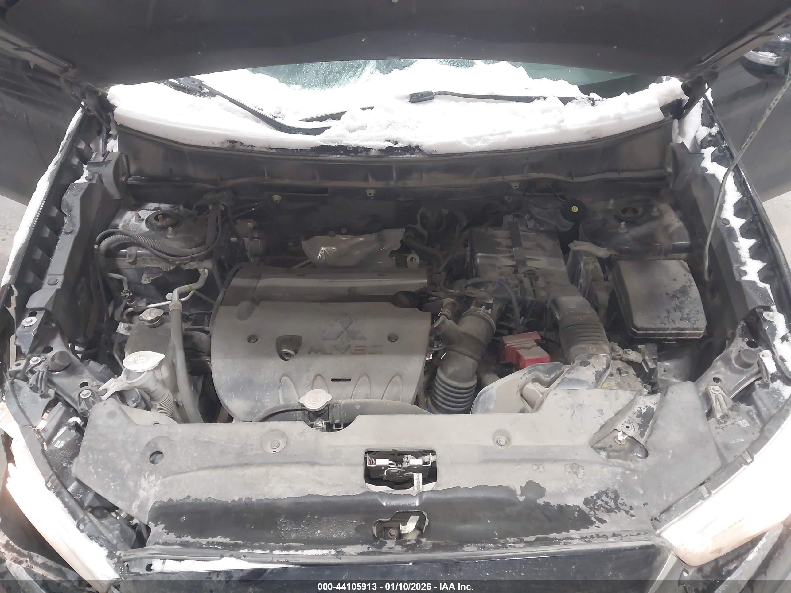 MITSUBISHI OUTLANDER image 10