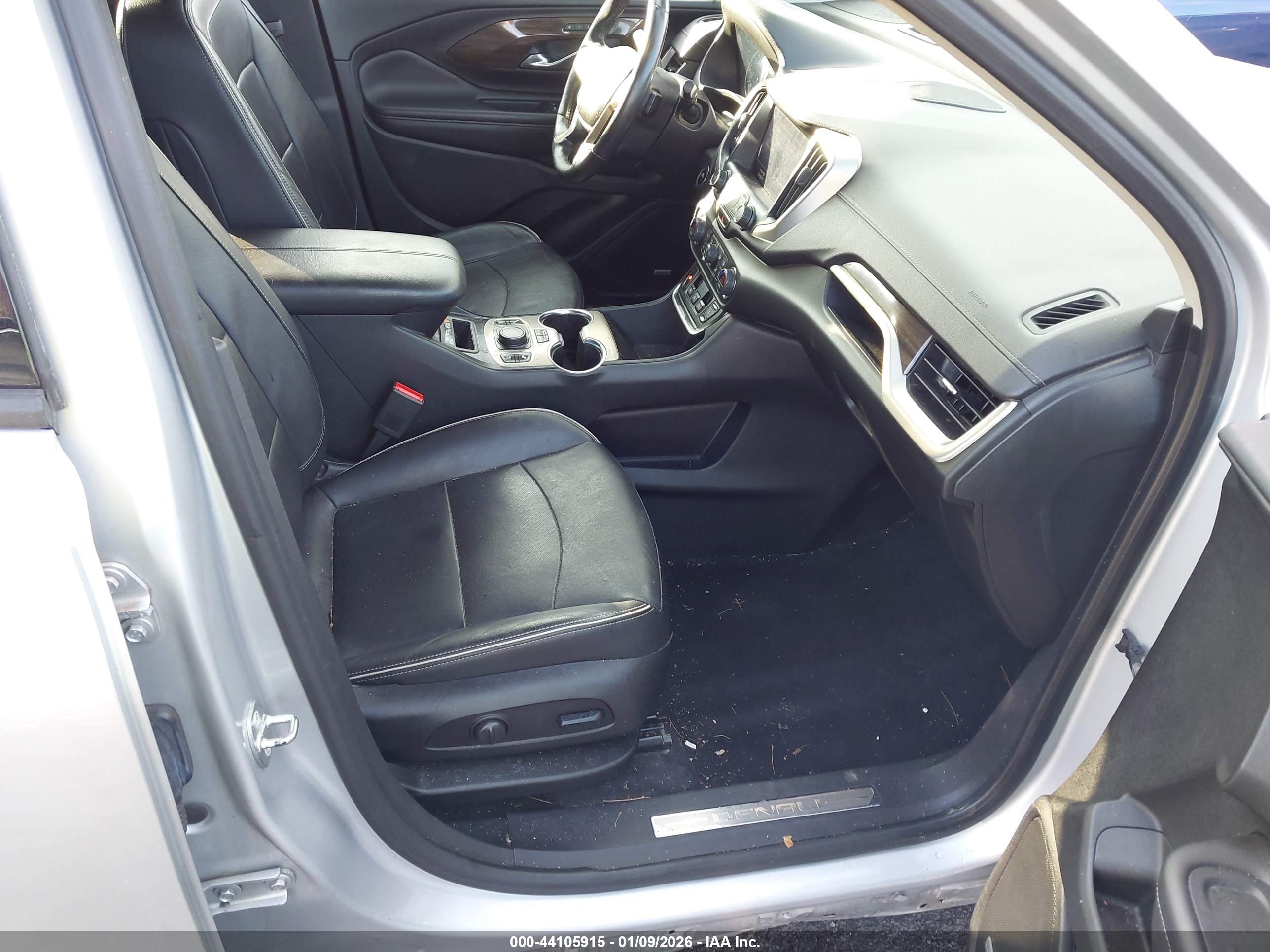 GMC TERRAIN image 5