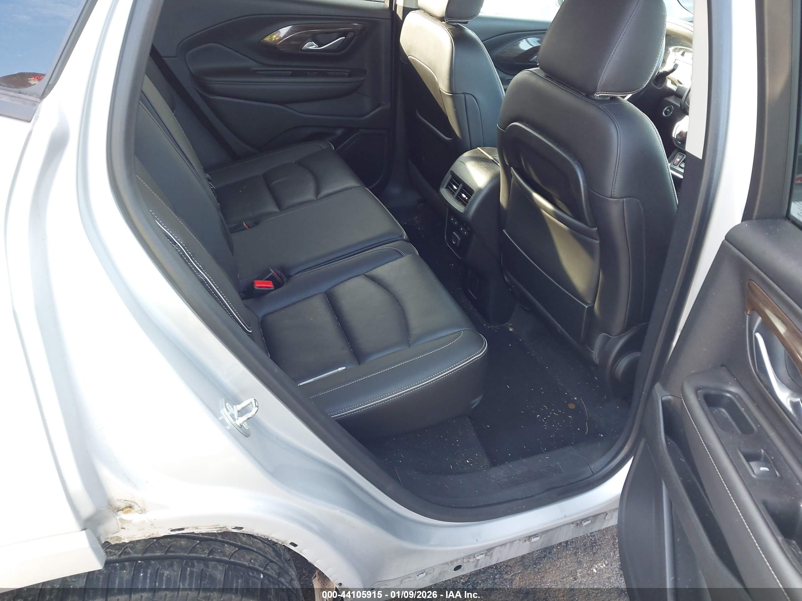 GMC TERRAIN image 8