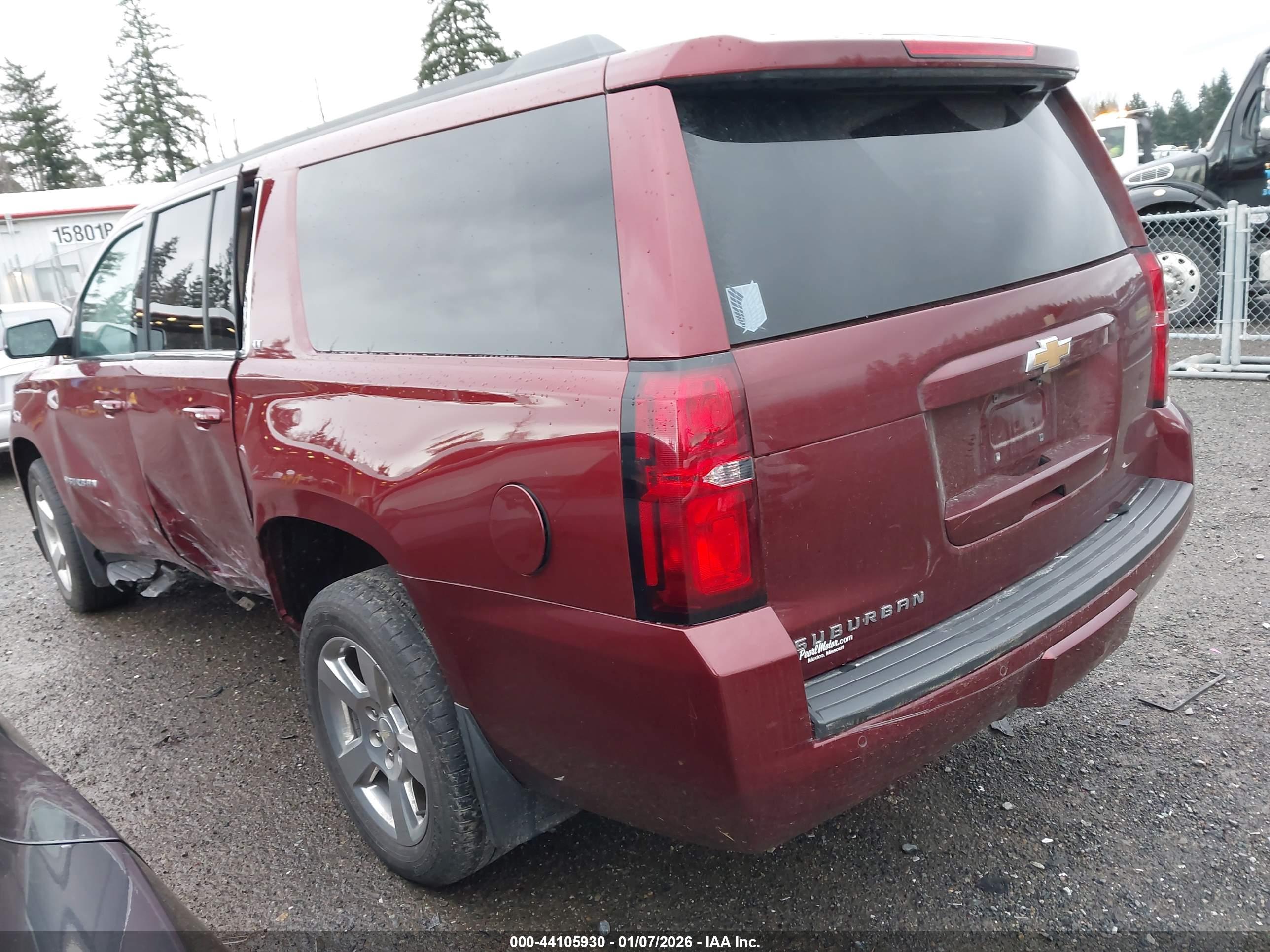 CHEVROLET SUBURBAN image 3