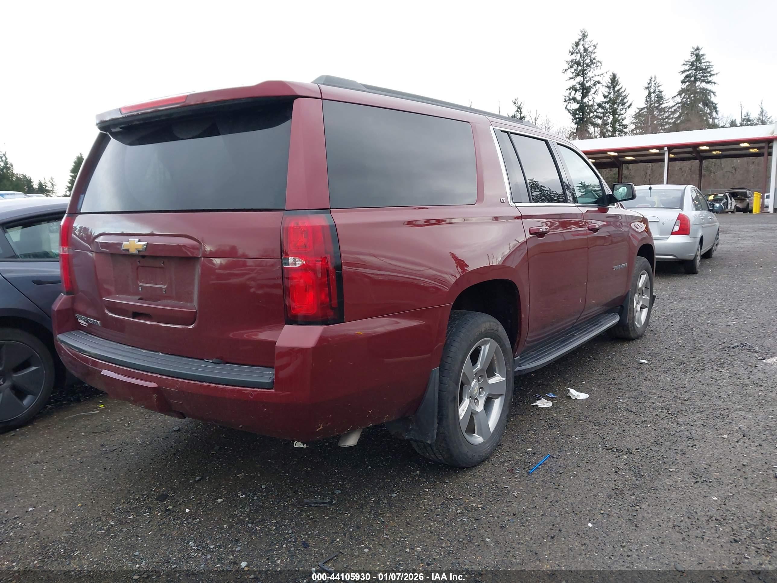 CHEVROLET SUBURBAN image 4
