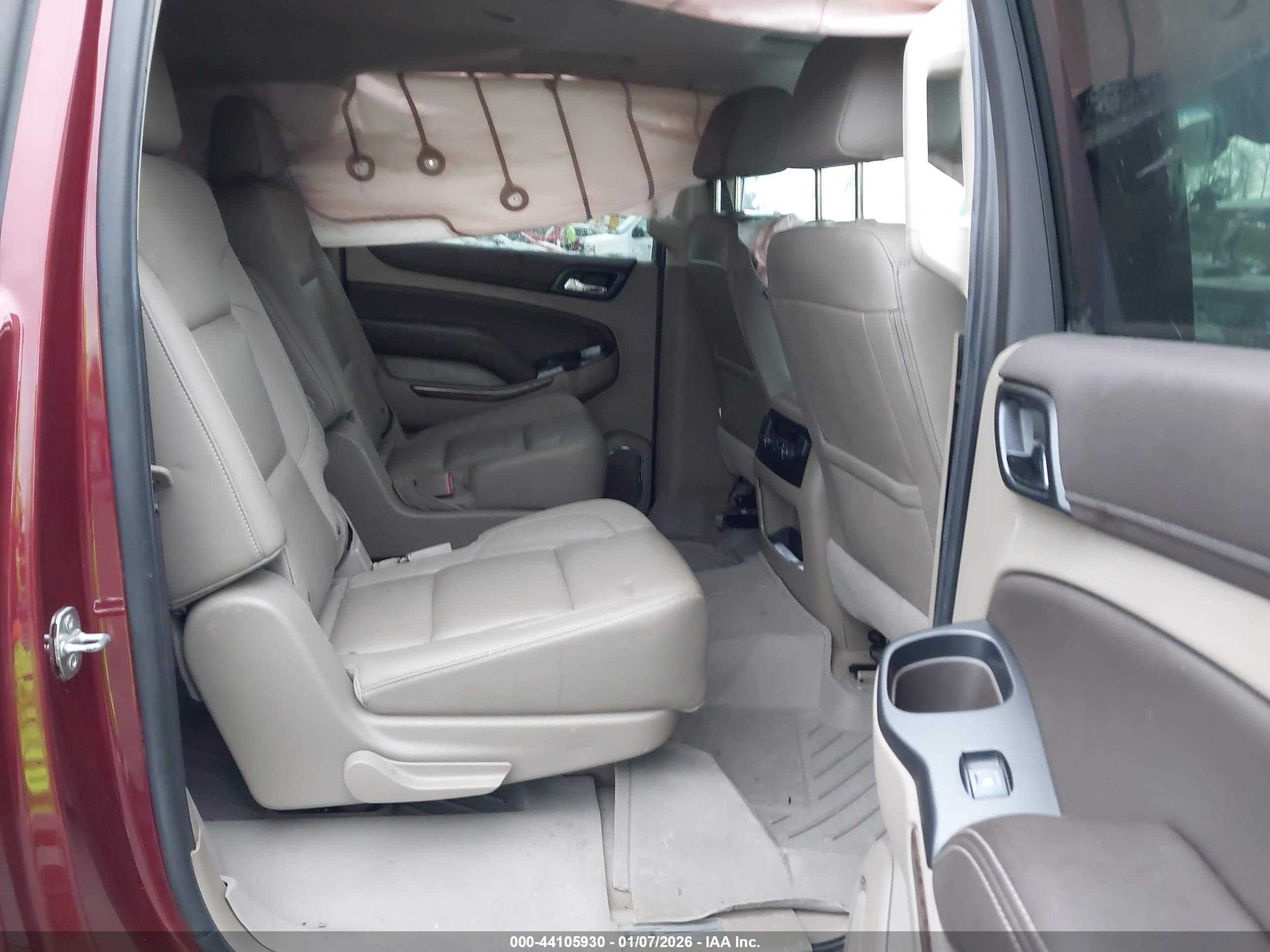 CHEVROLET SUBURBAN image 8