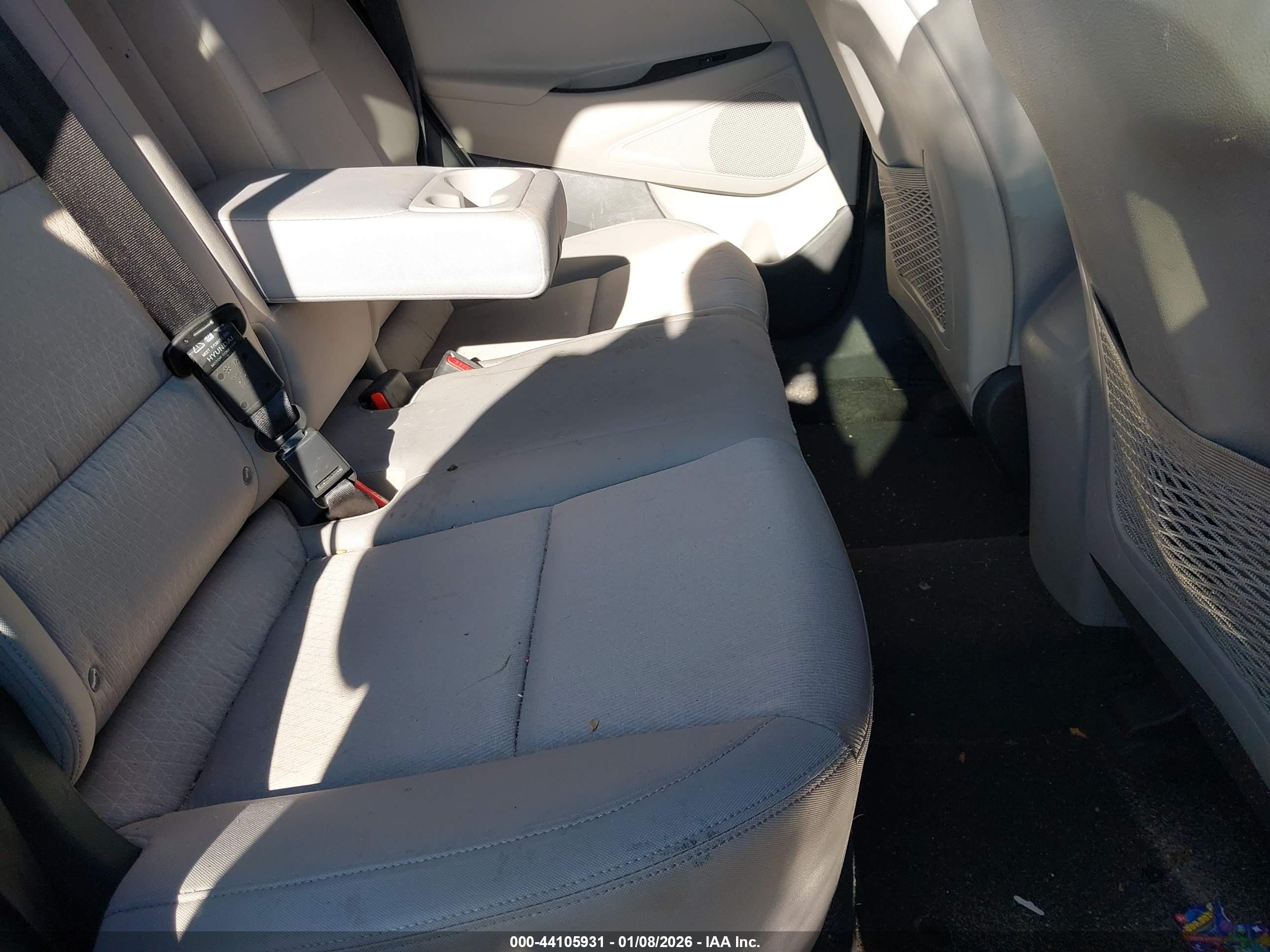 HYUNDAI TUCSON image 8