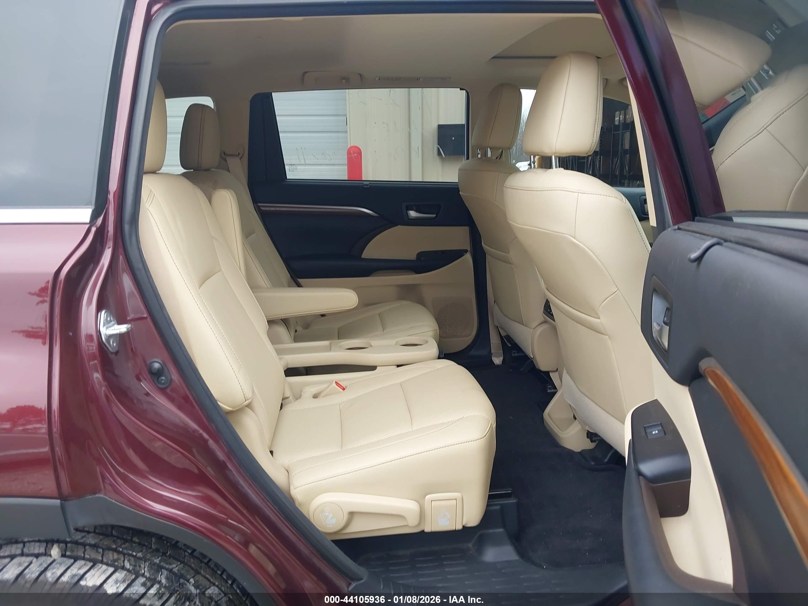 TOYOTA HIGHLANDER image 8