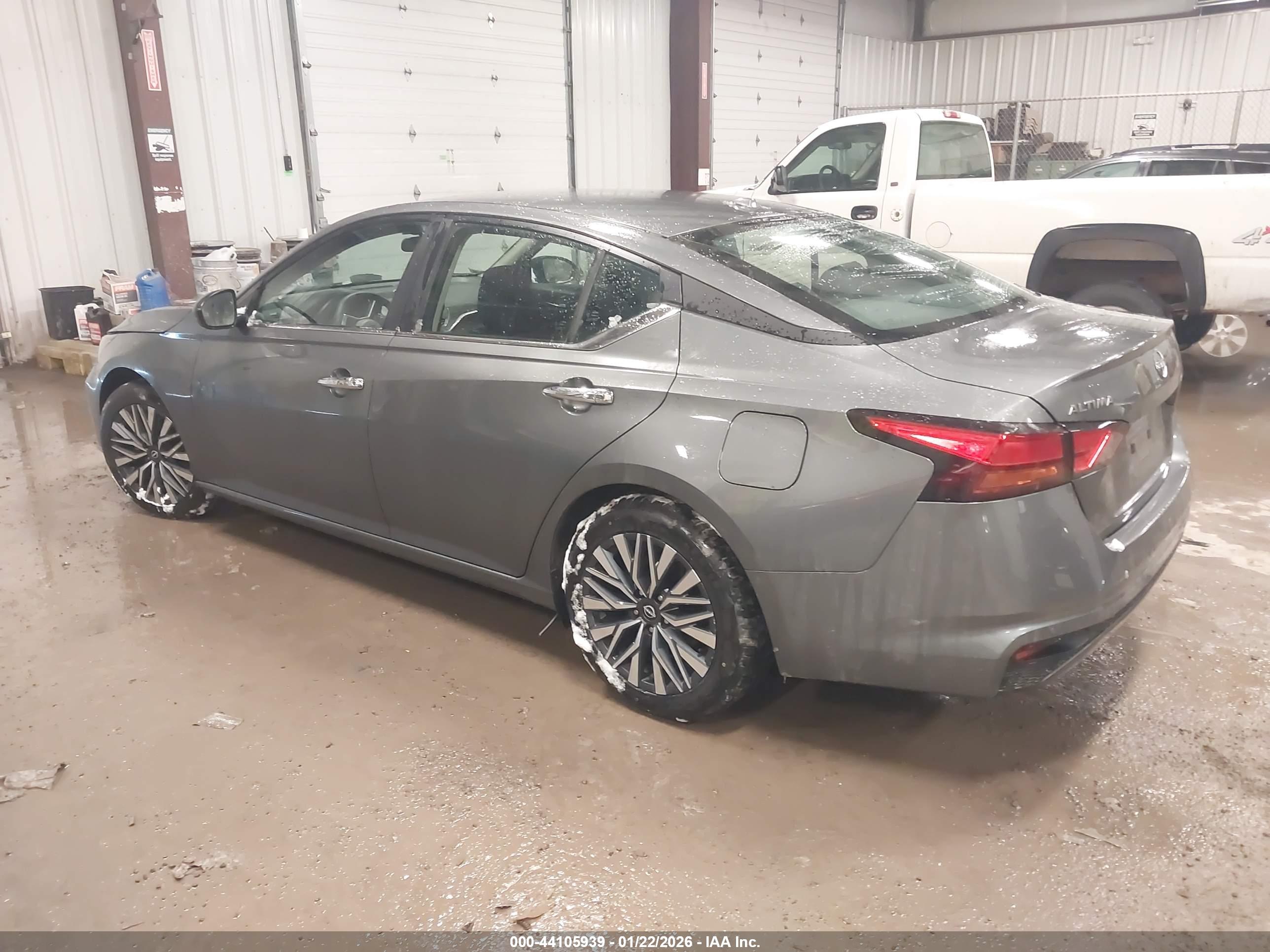 NISSAN ALTIMA image 3
