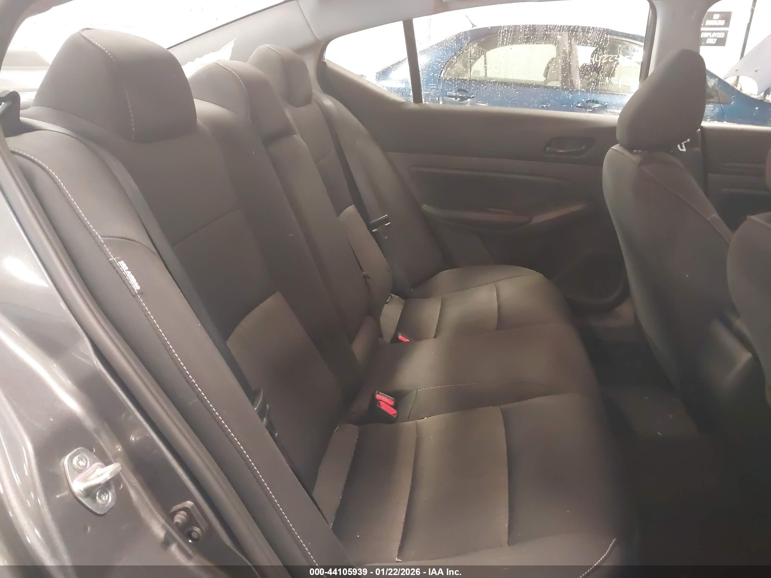 NISSAN ALTIMA image 8