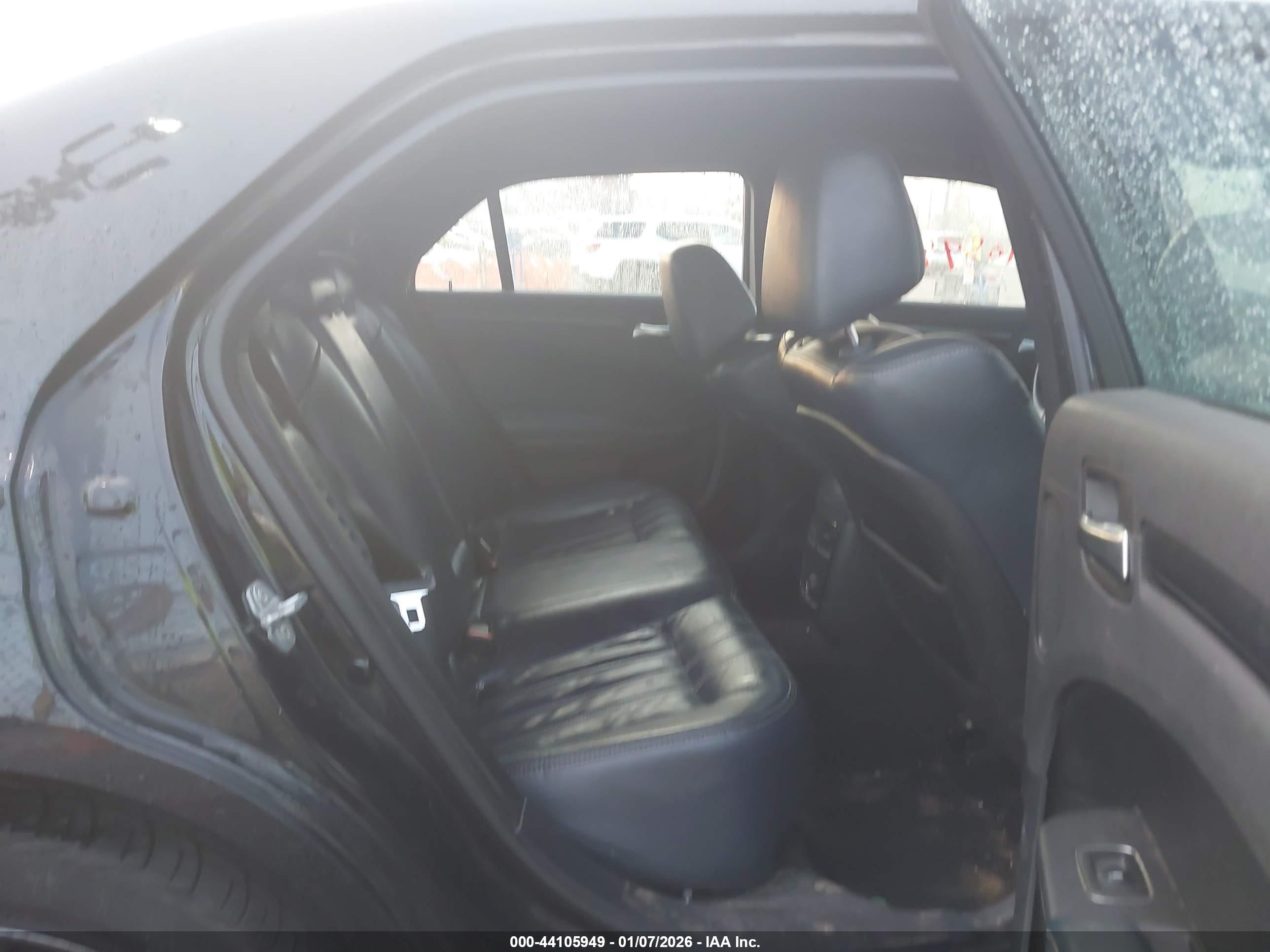 CHRYSLER 300 image 8