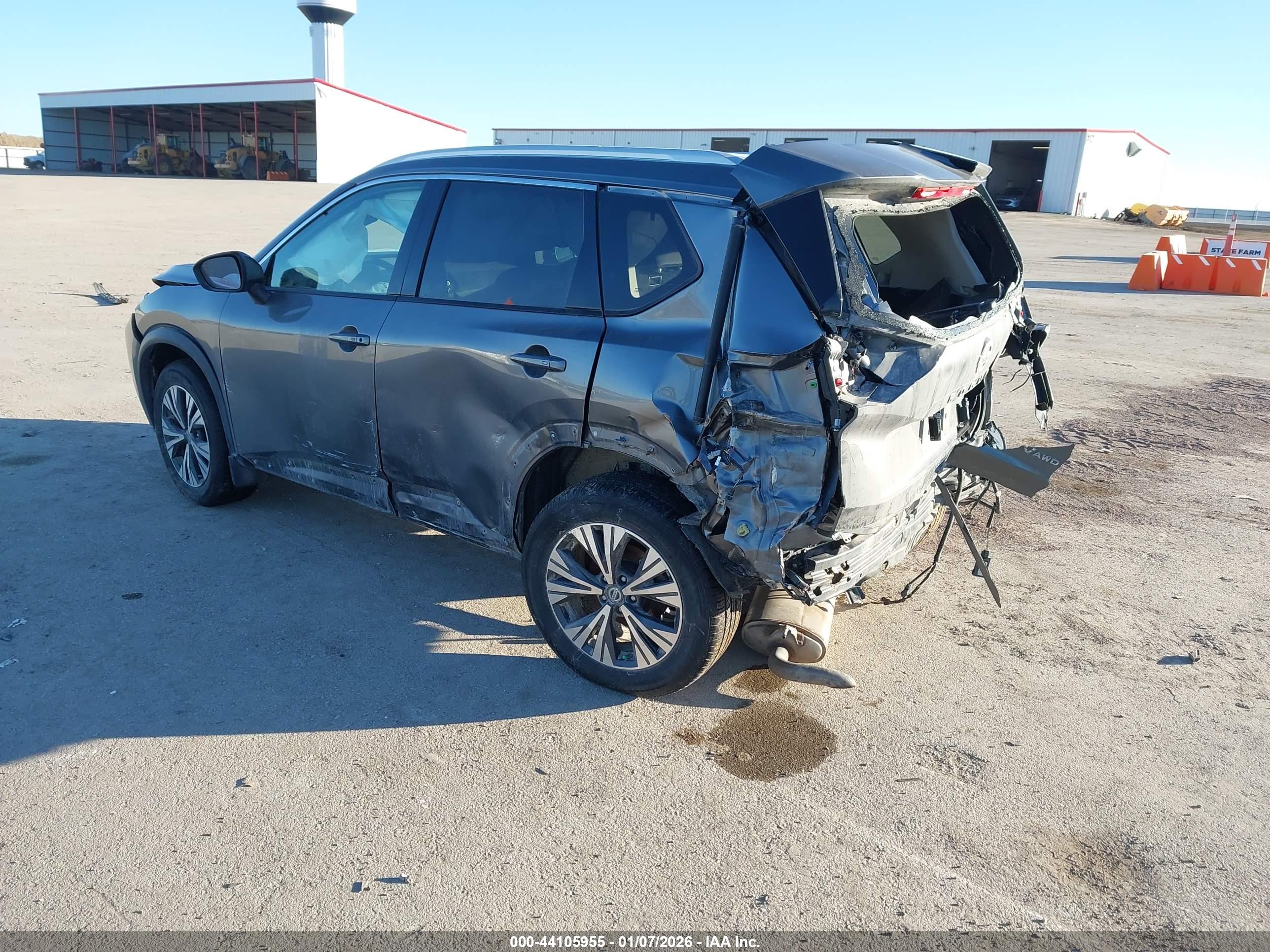 NISSAN ROGUE image 3