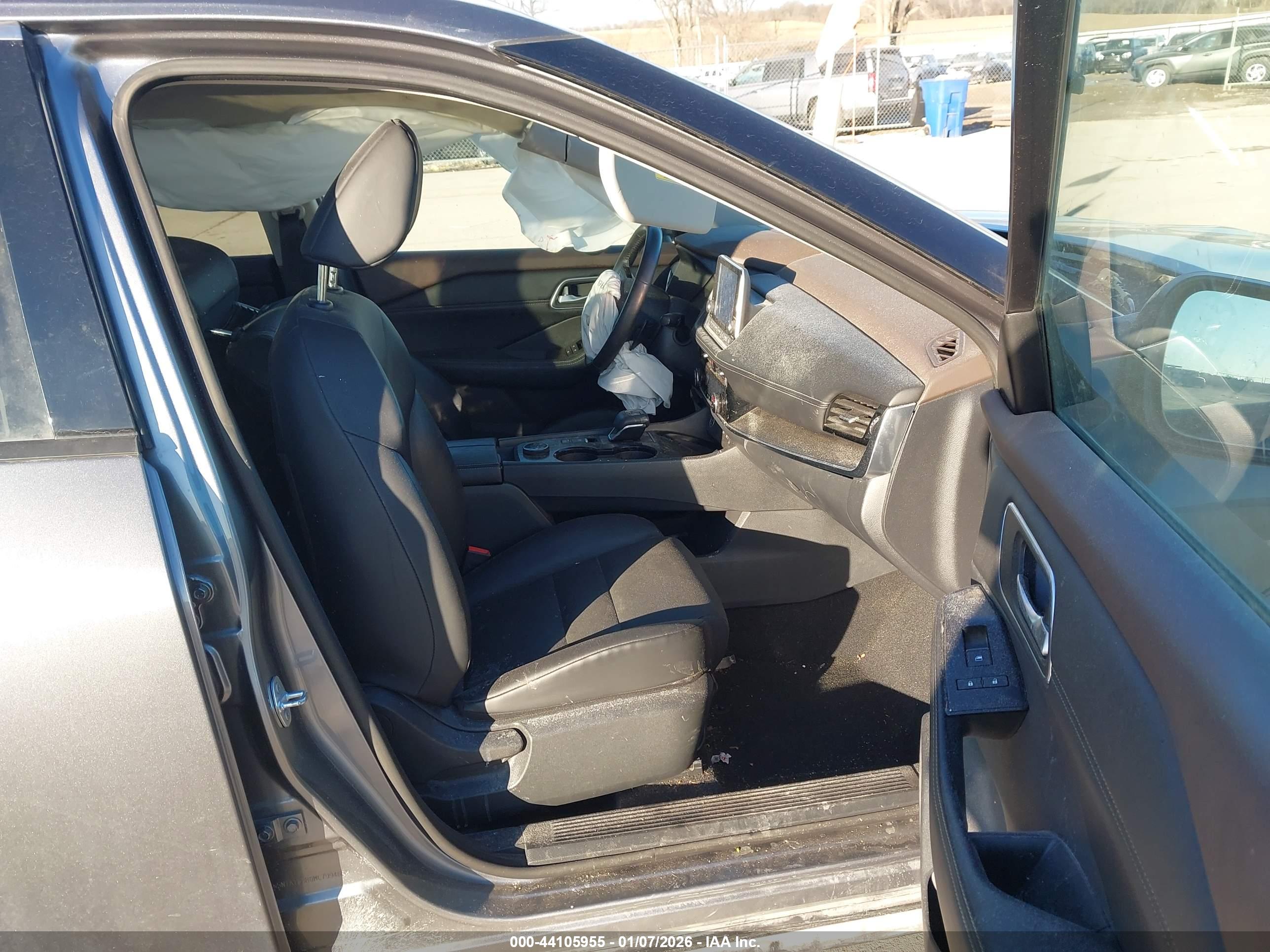 NISSAN ROGUE image 5
