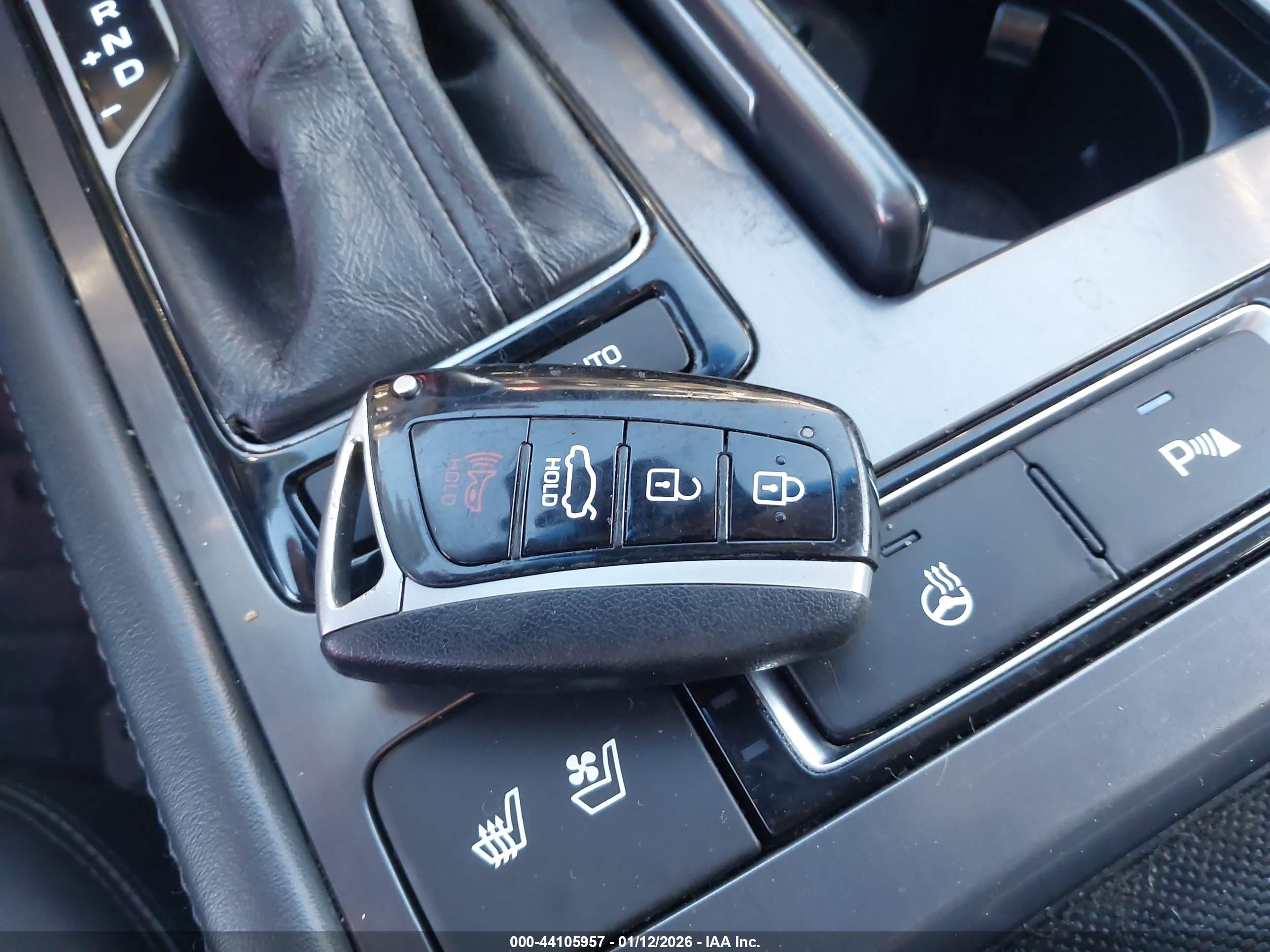 HYUNDAI GENESIS image 11