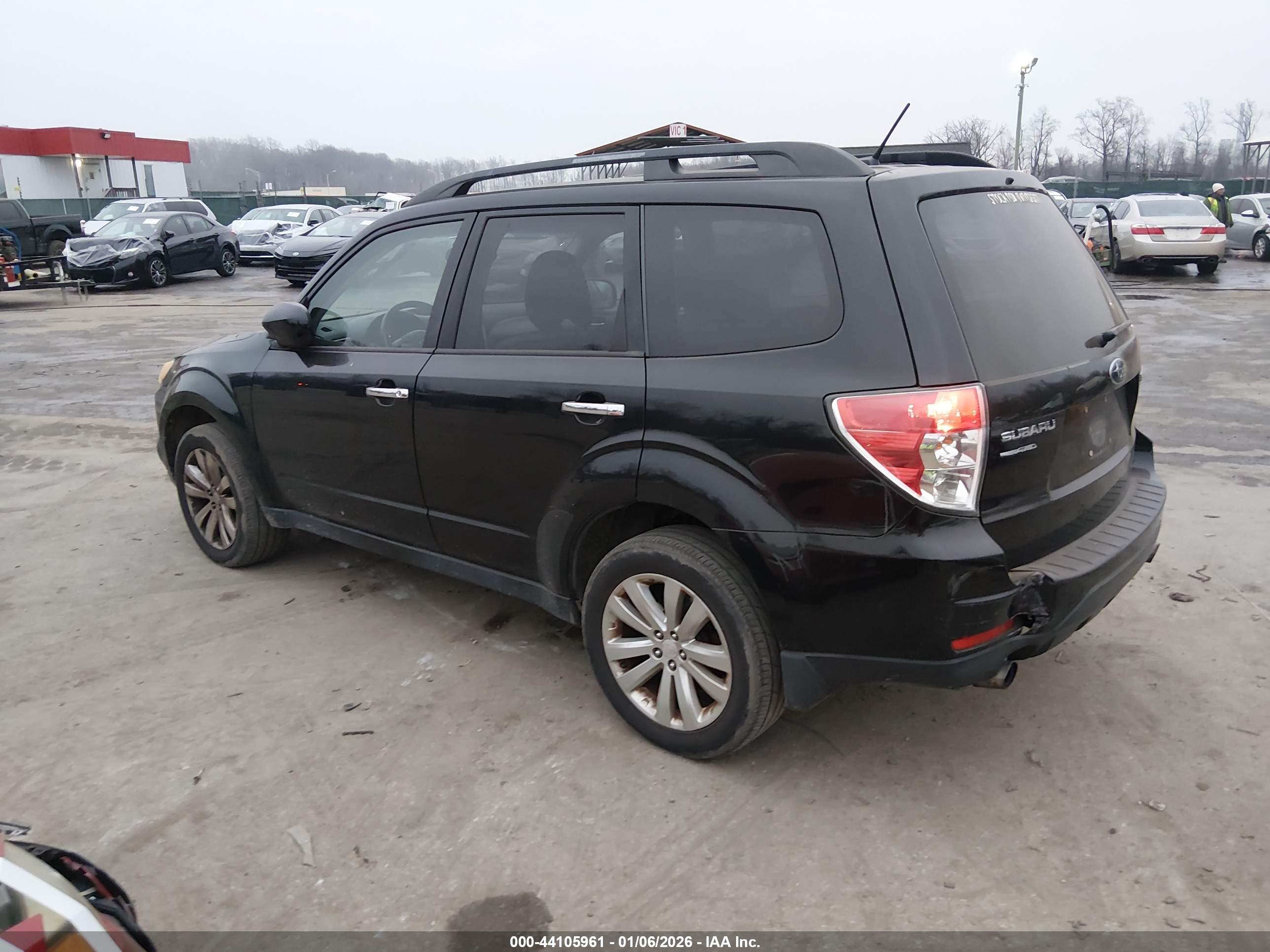 SUBARU FORESTER image 3