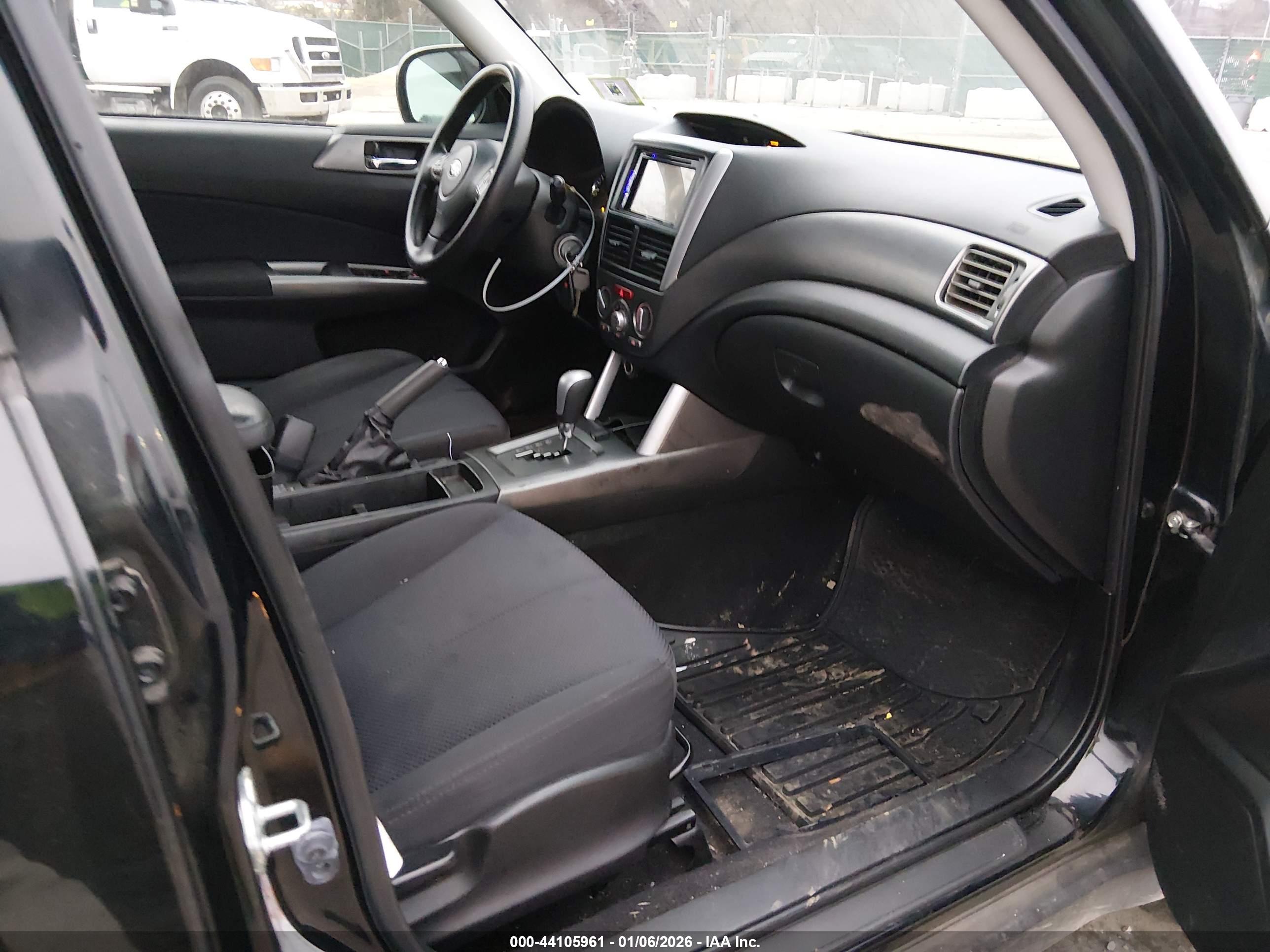 SUBARU FORESTER image 5