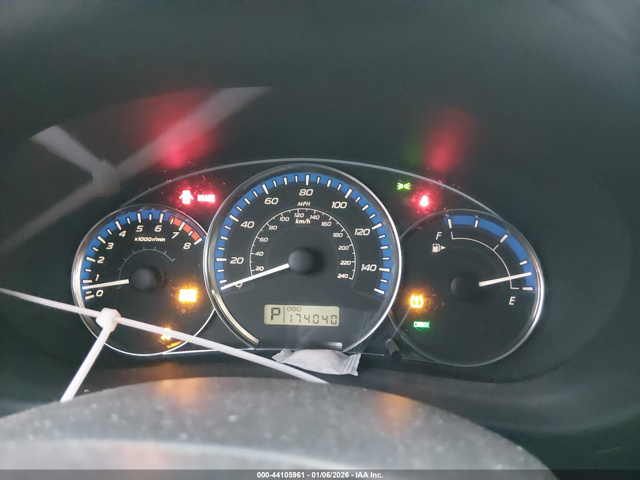 SUBARU FORESTER image 7