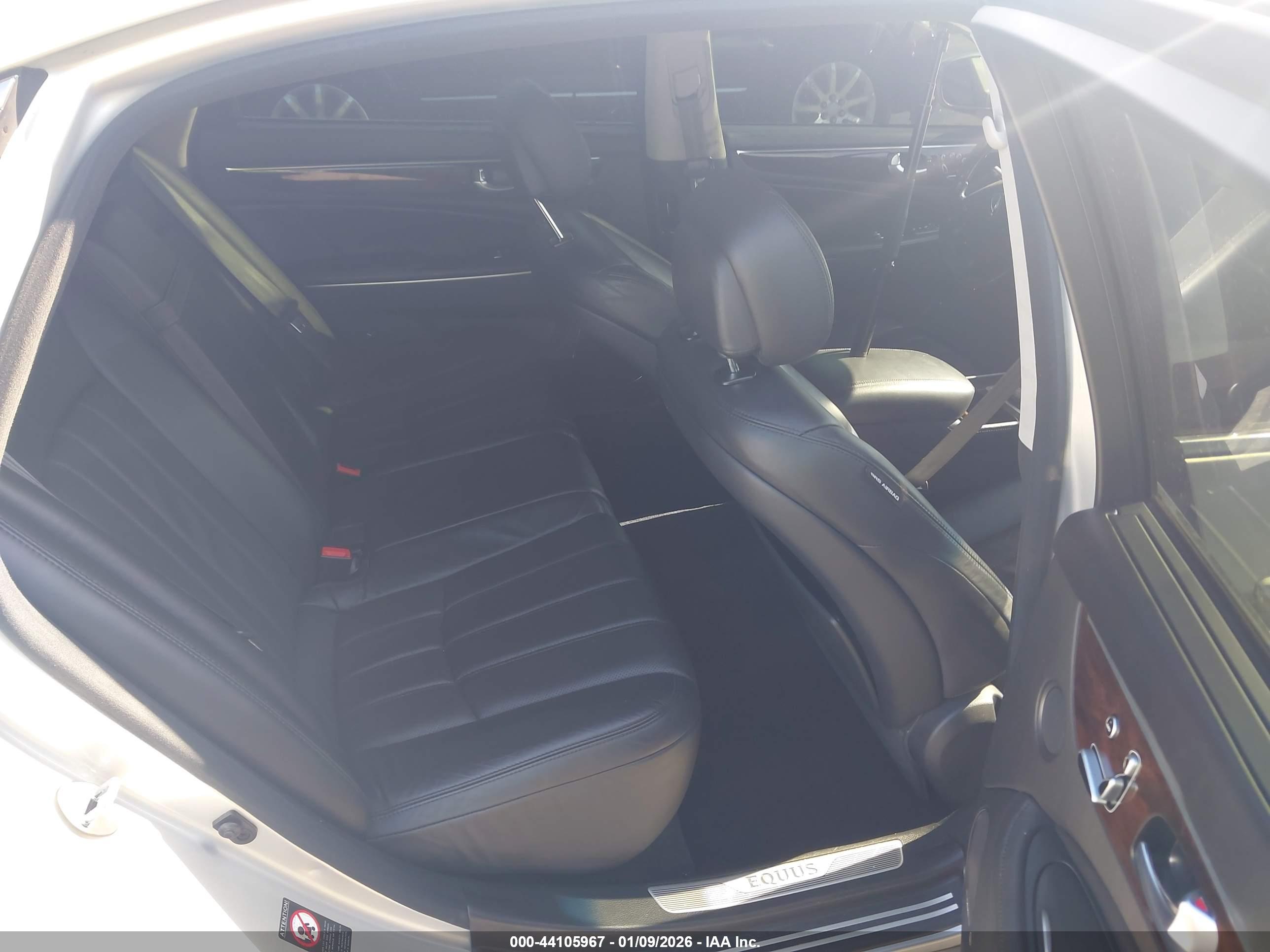 HYUNDAI EQUUS image 8