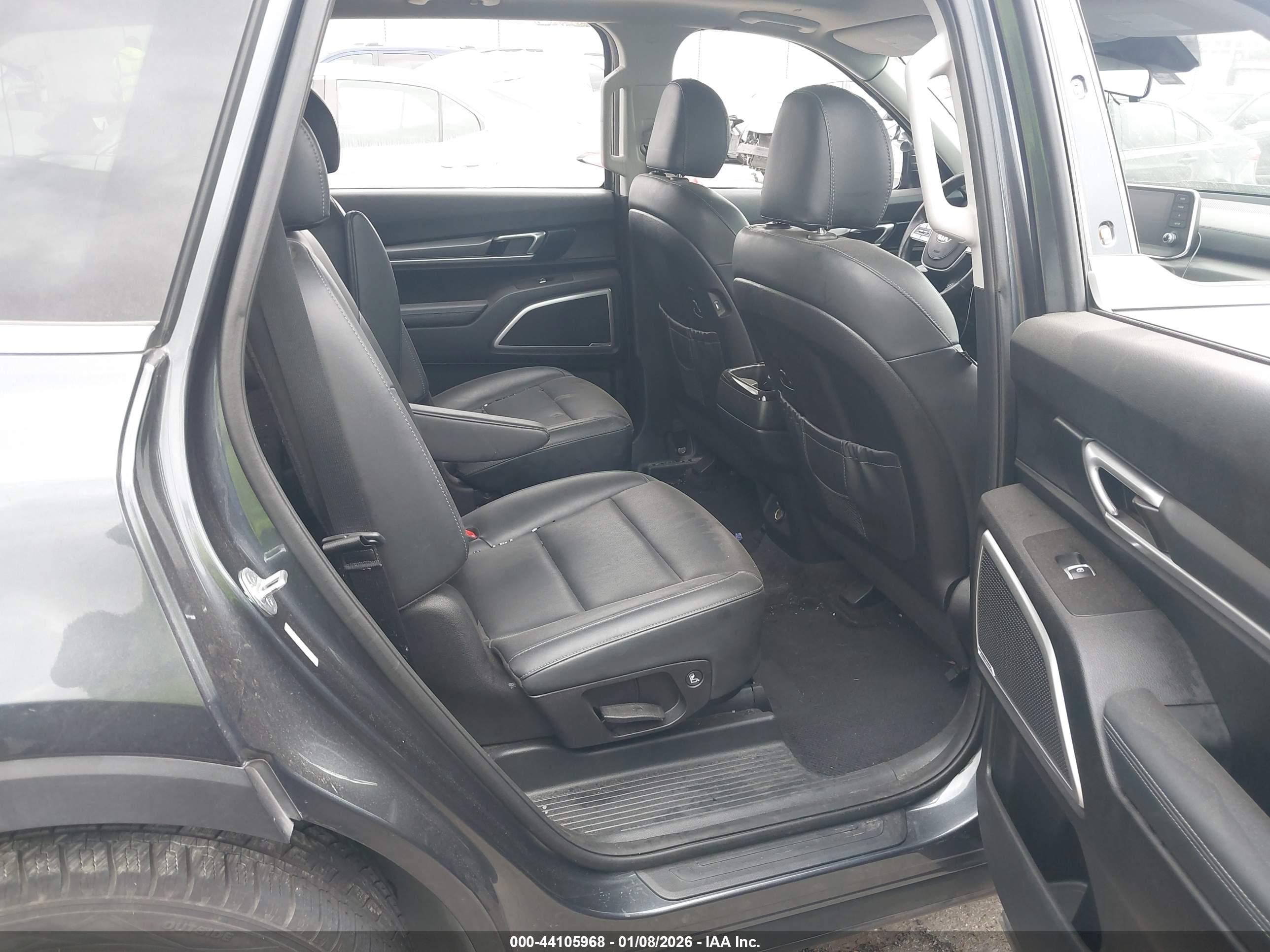 KIA TELLURIDE image 8