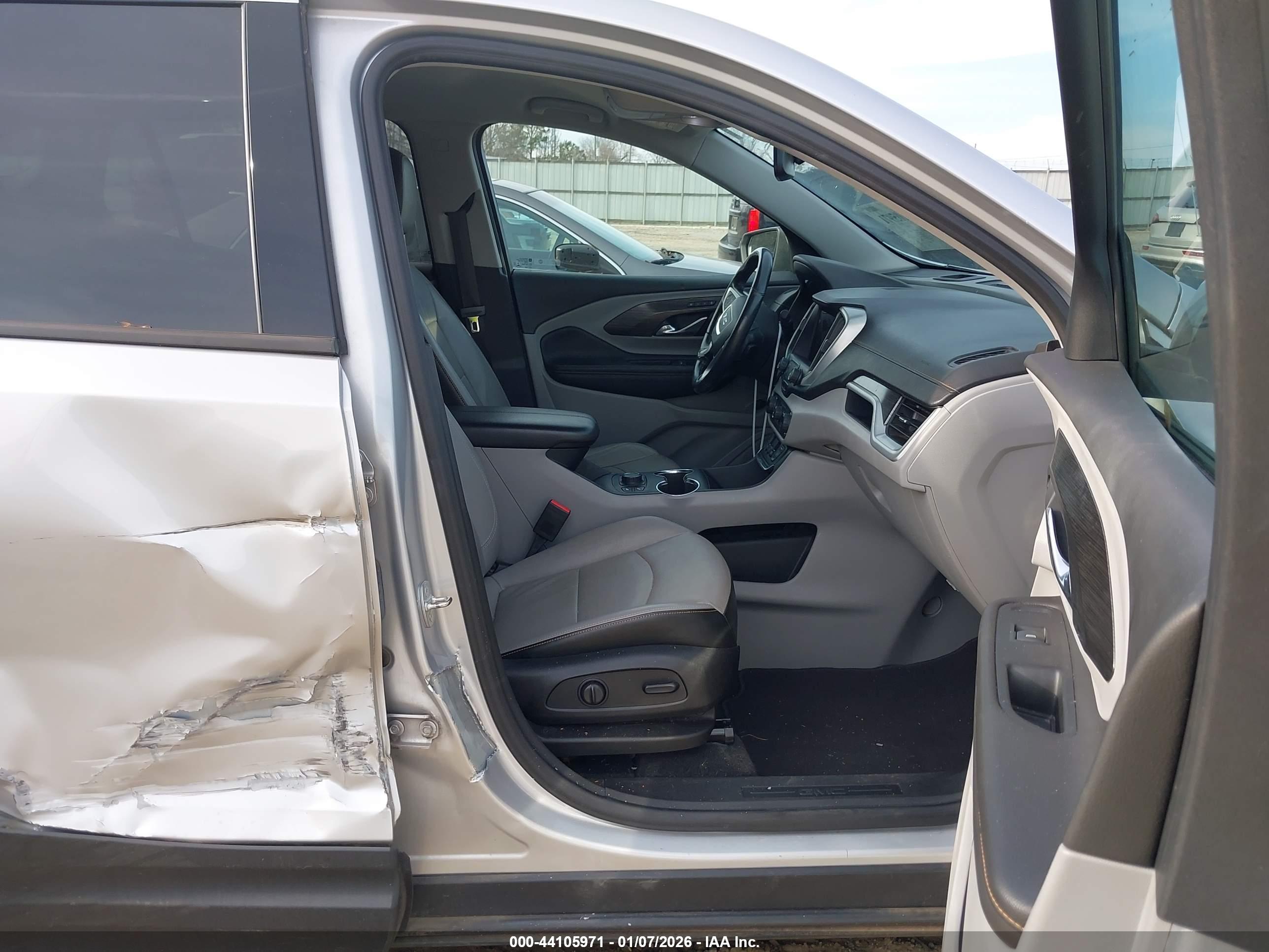 GMC TERRAIN image 5