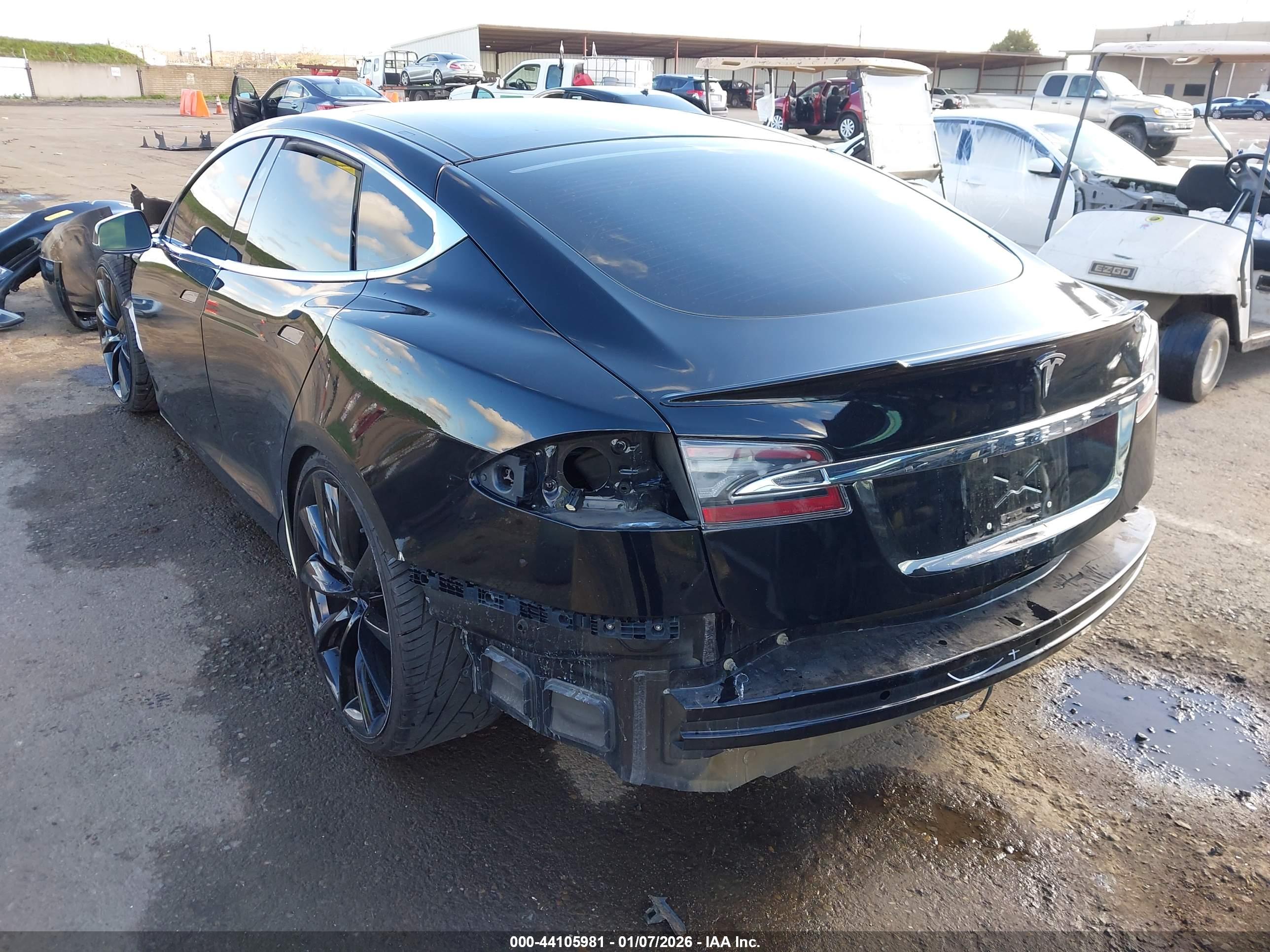 TESLA MODEL image 3