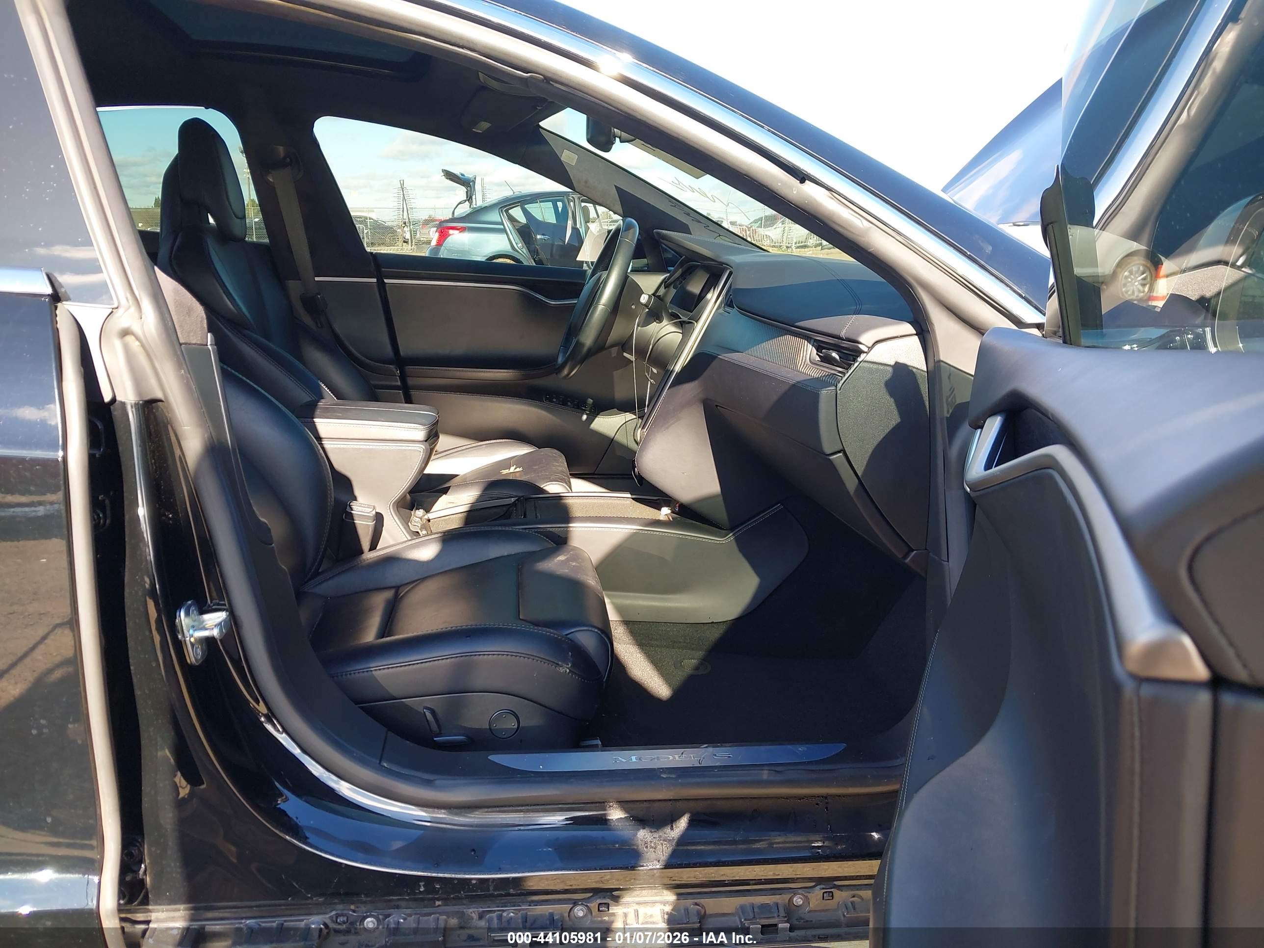 TESLA MODEL image 5