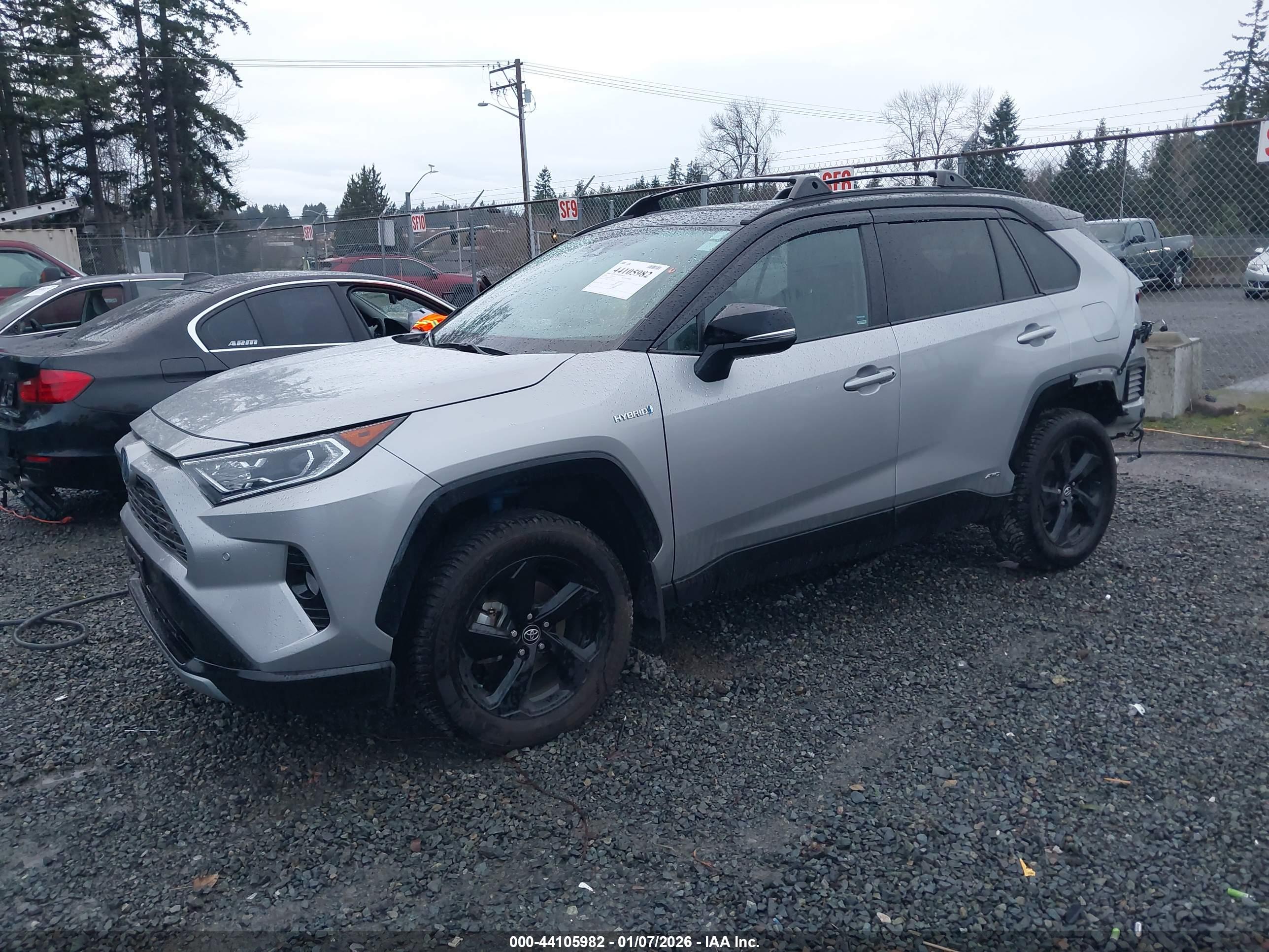 TOYOTA RAV4 image 2
