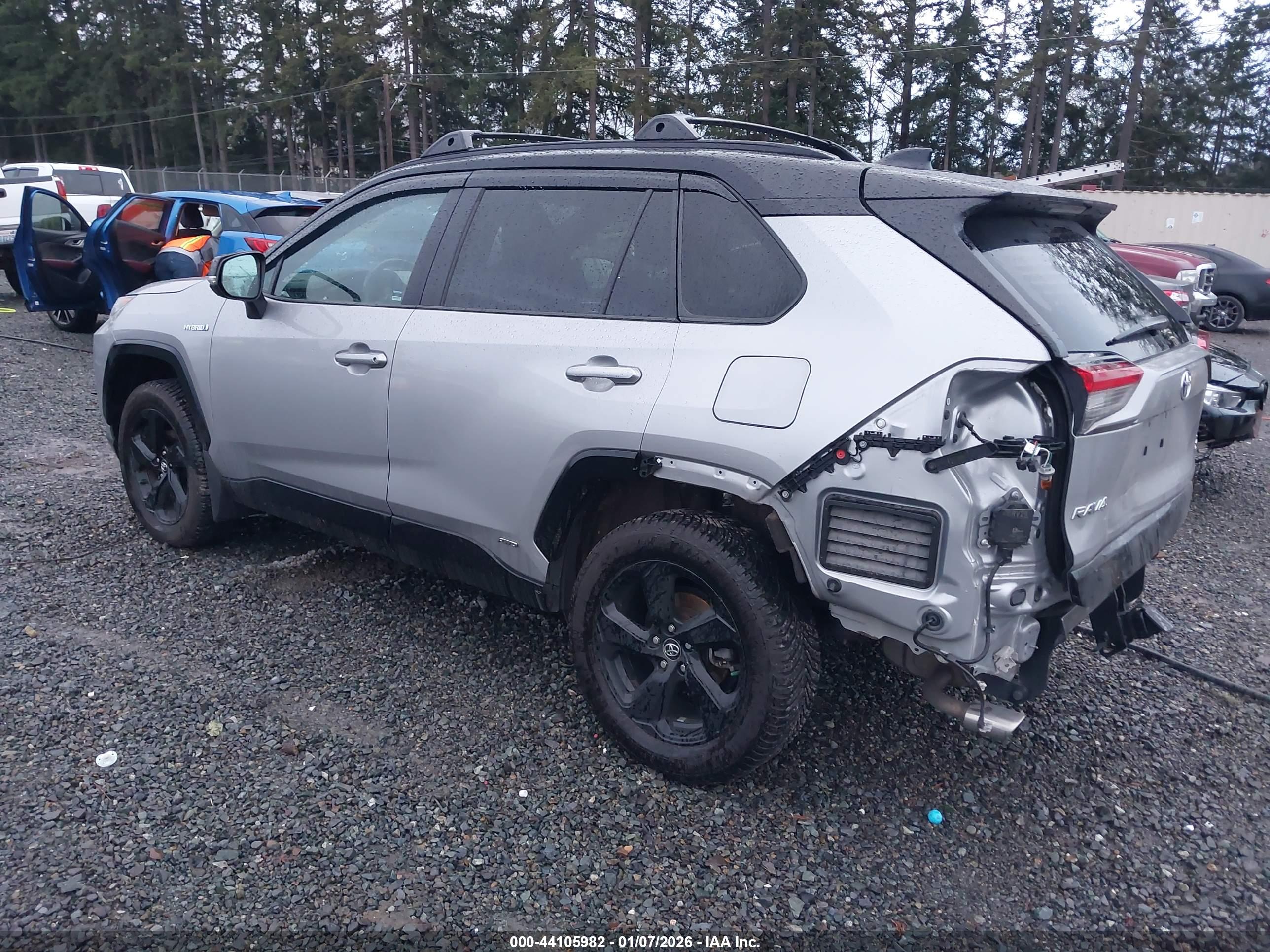 TOYOTA RAV4 image 3