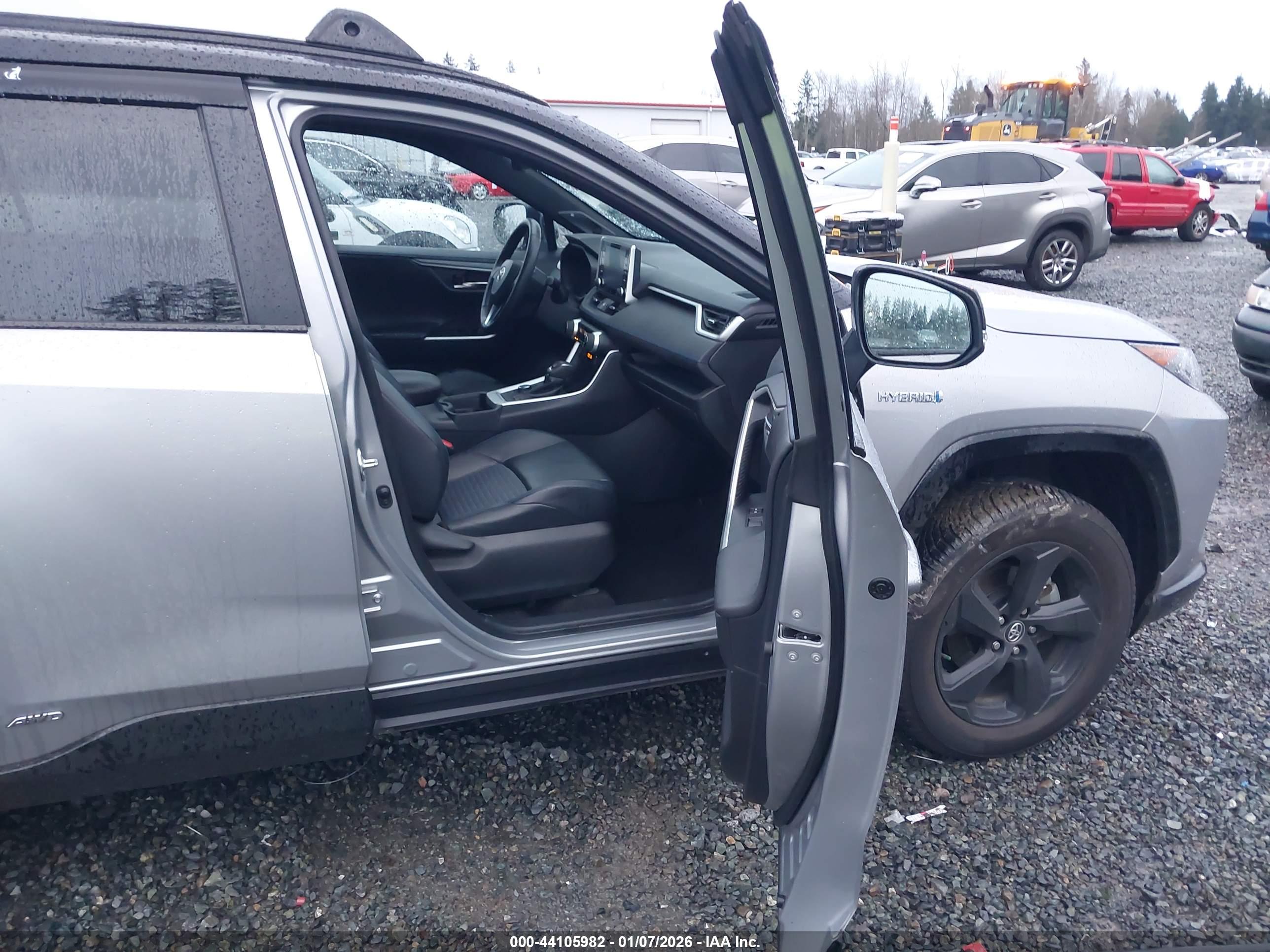TOYOTA RAV4 image 5