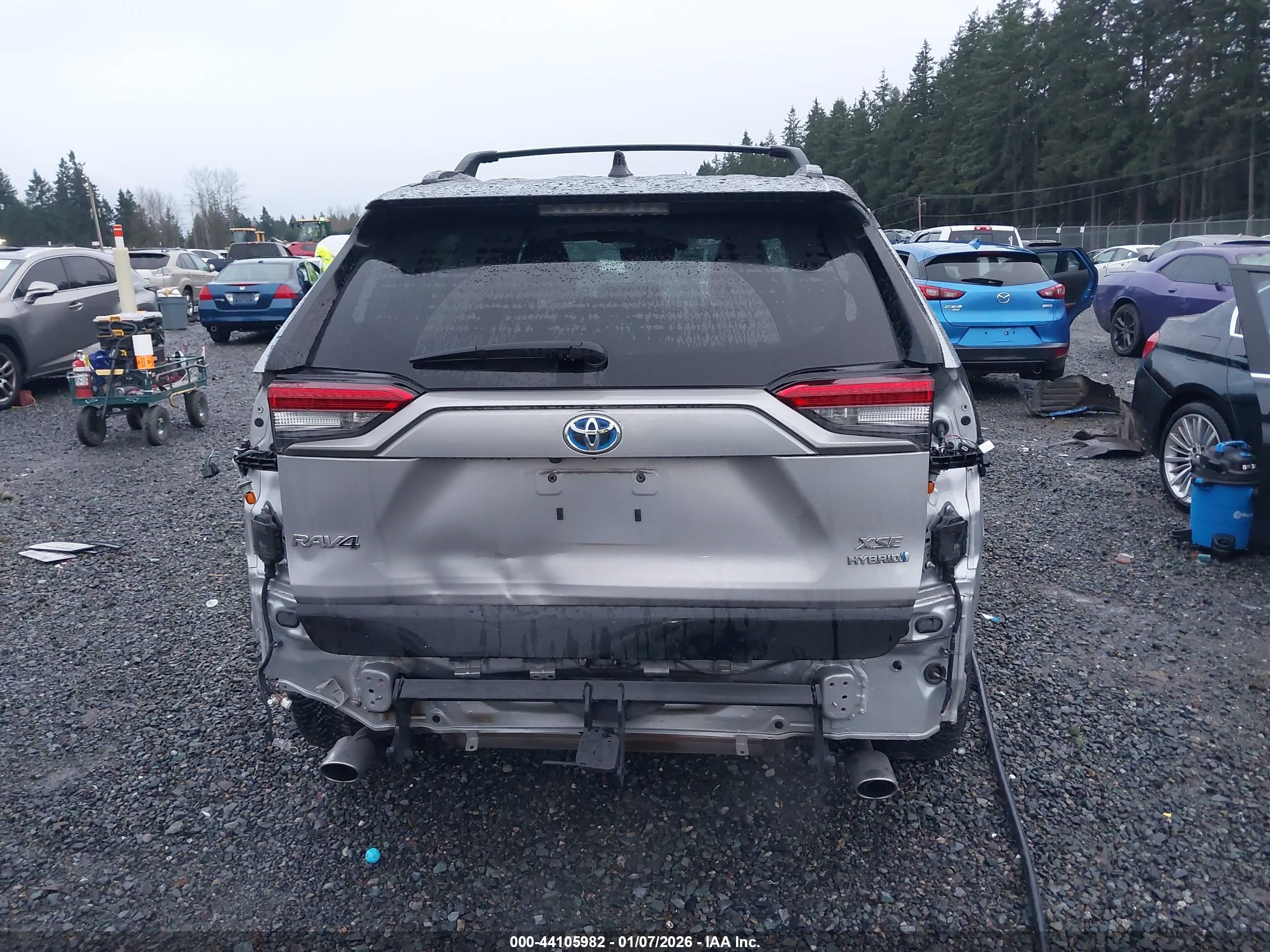 TOYOTA RAV4 image 6
