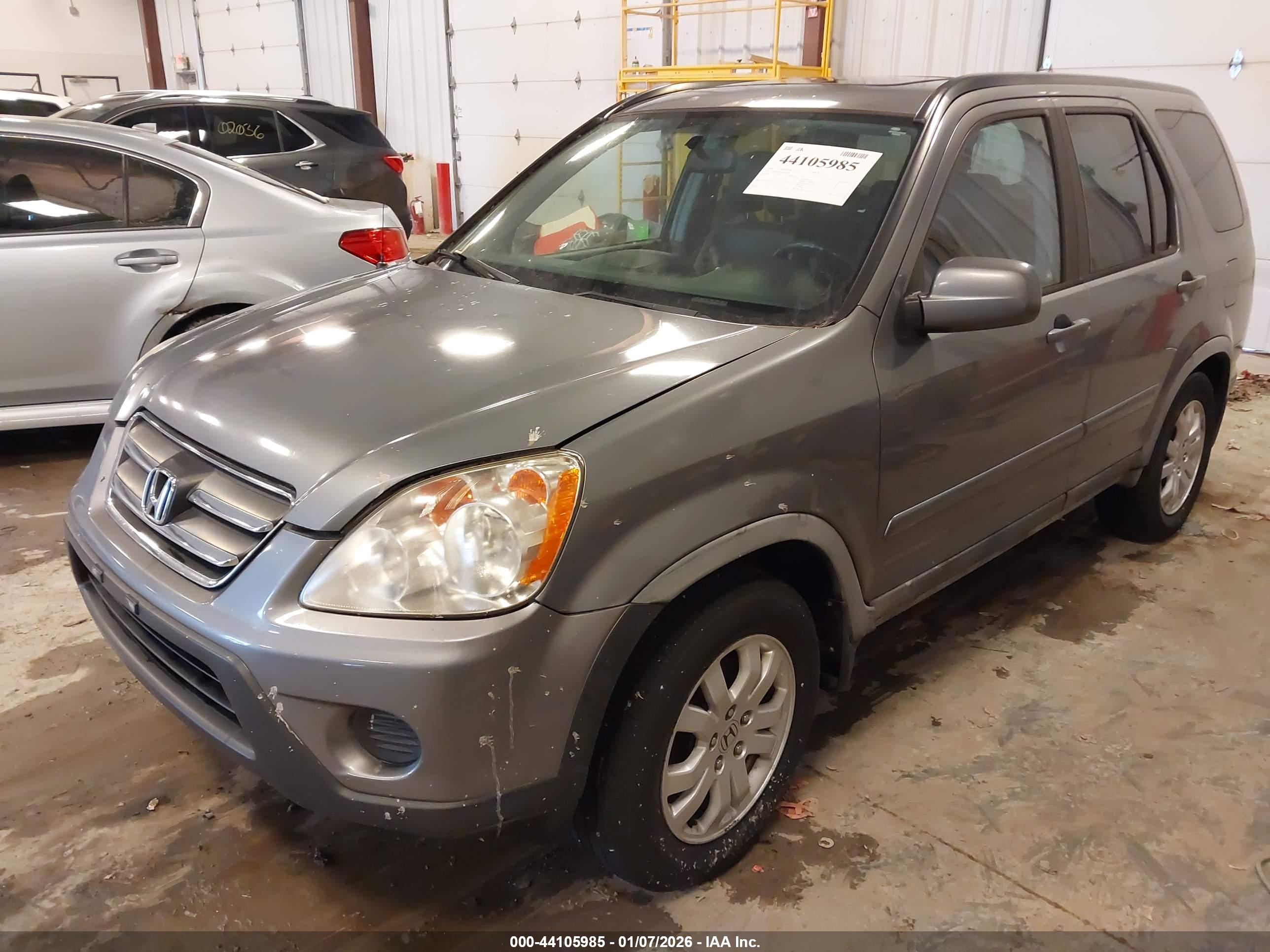 HONDA CR-V image 2