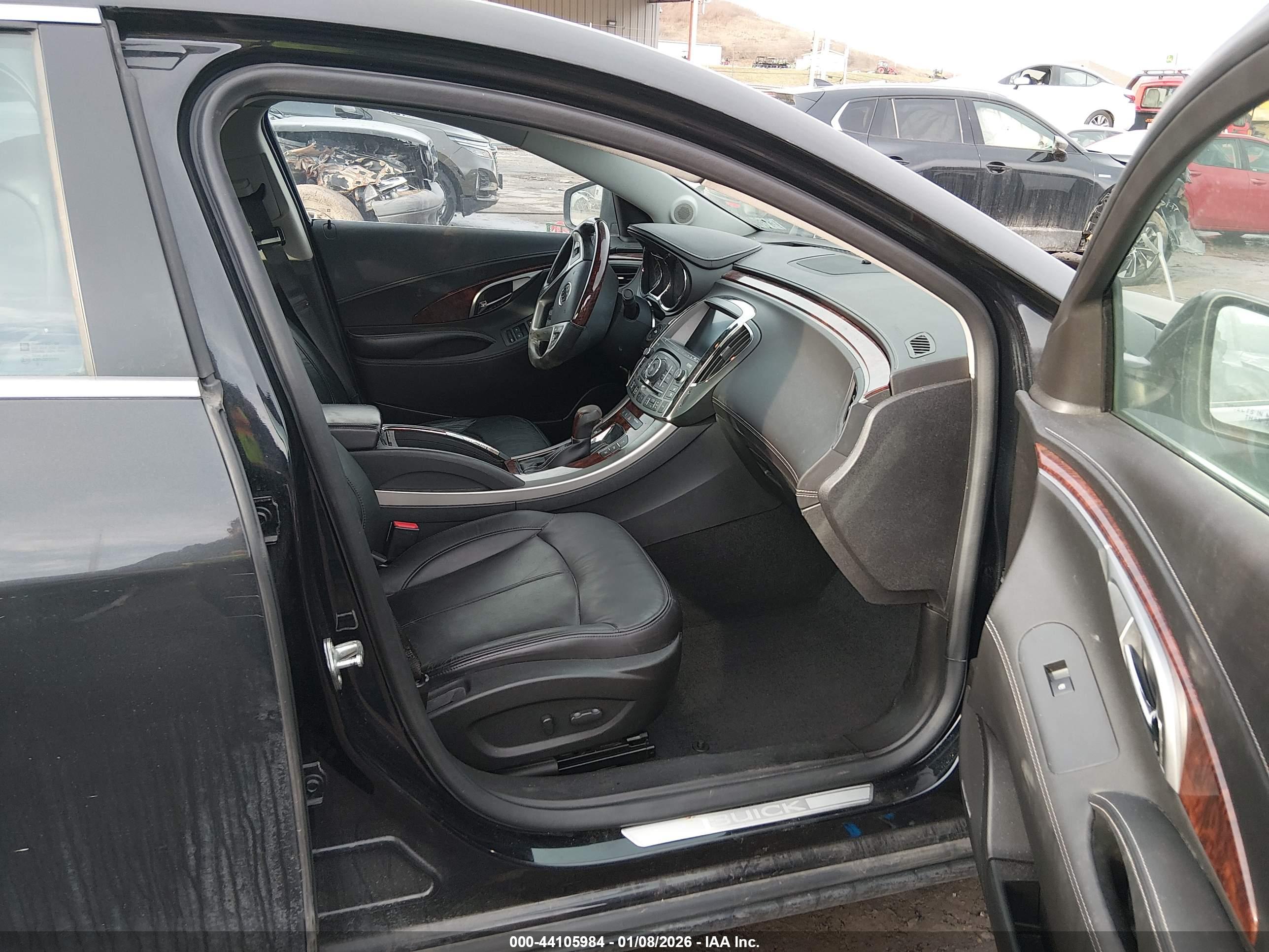 BUICK LACROSSE image 5