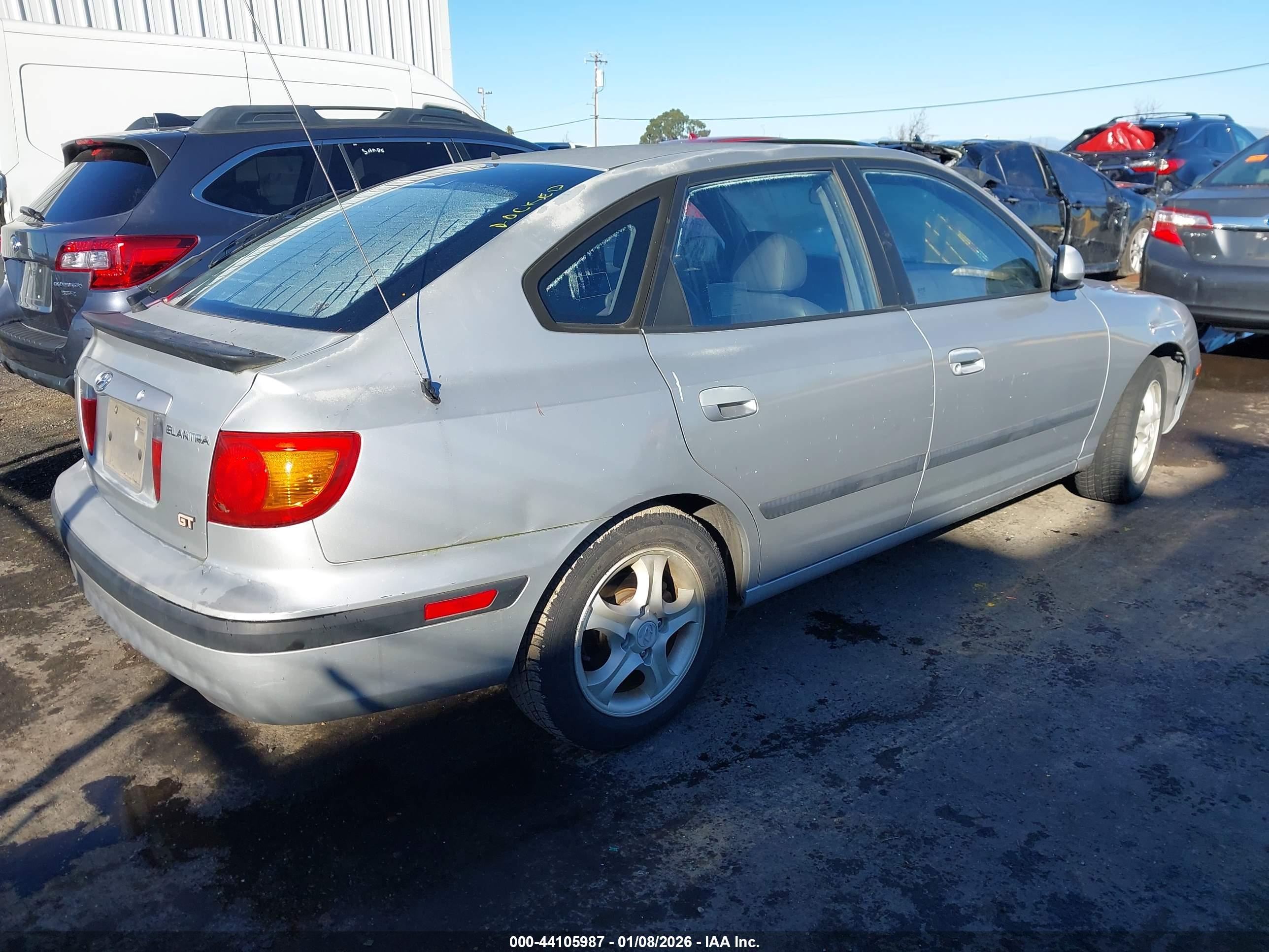 HYUNDAI ELANTRA image 4