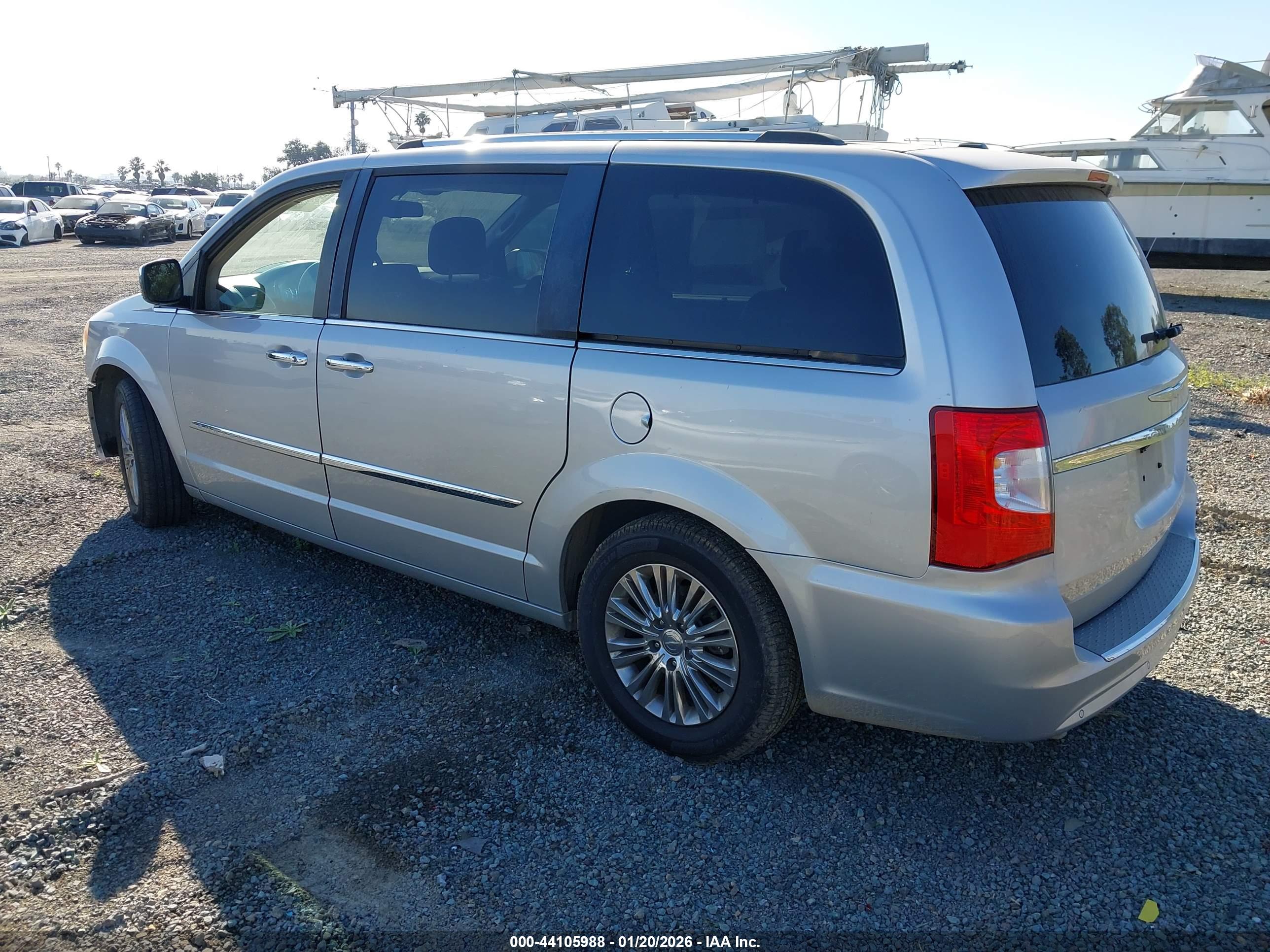 CHRYSLER TOWN image 3