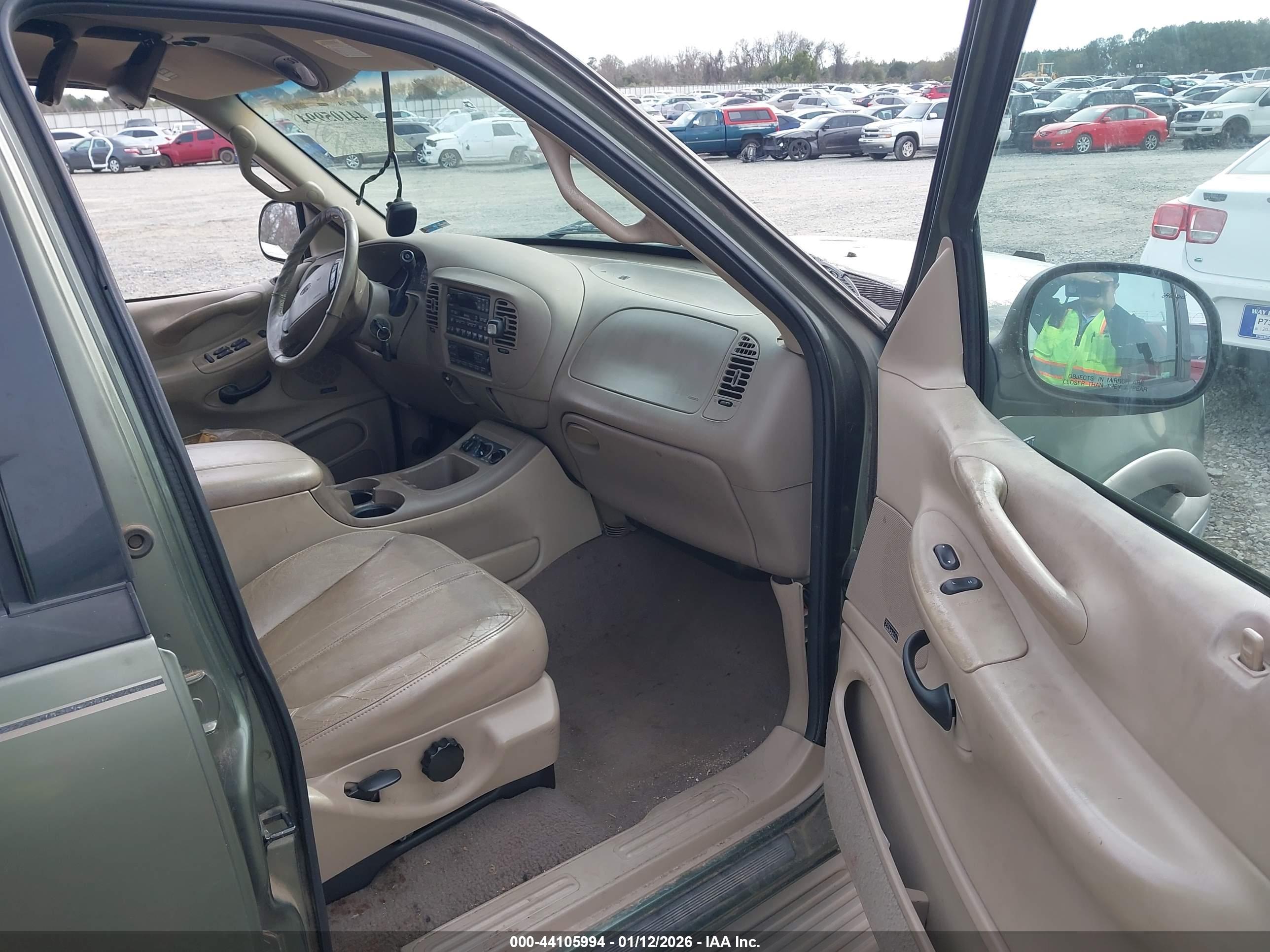FORD EXPEDITION image 5