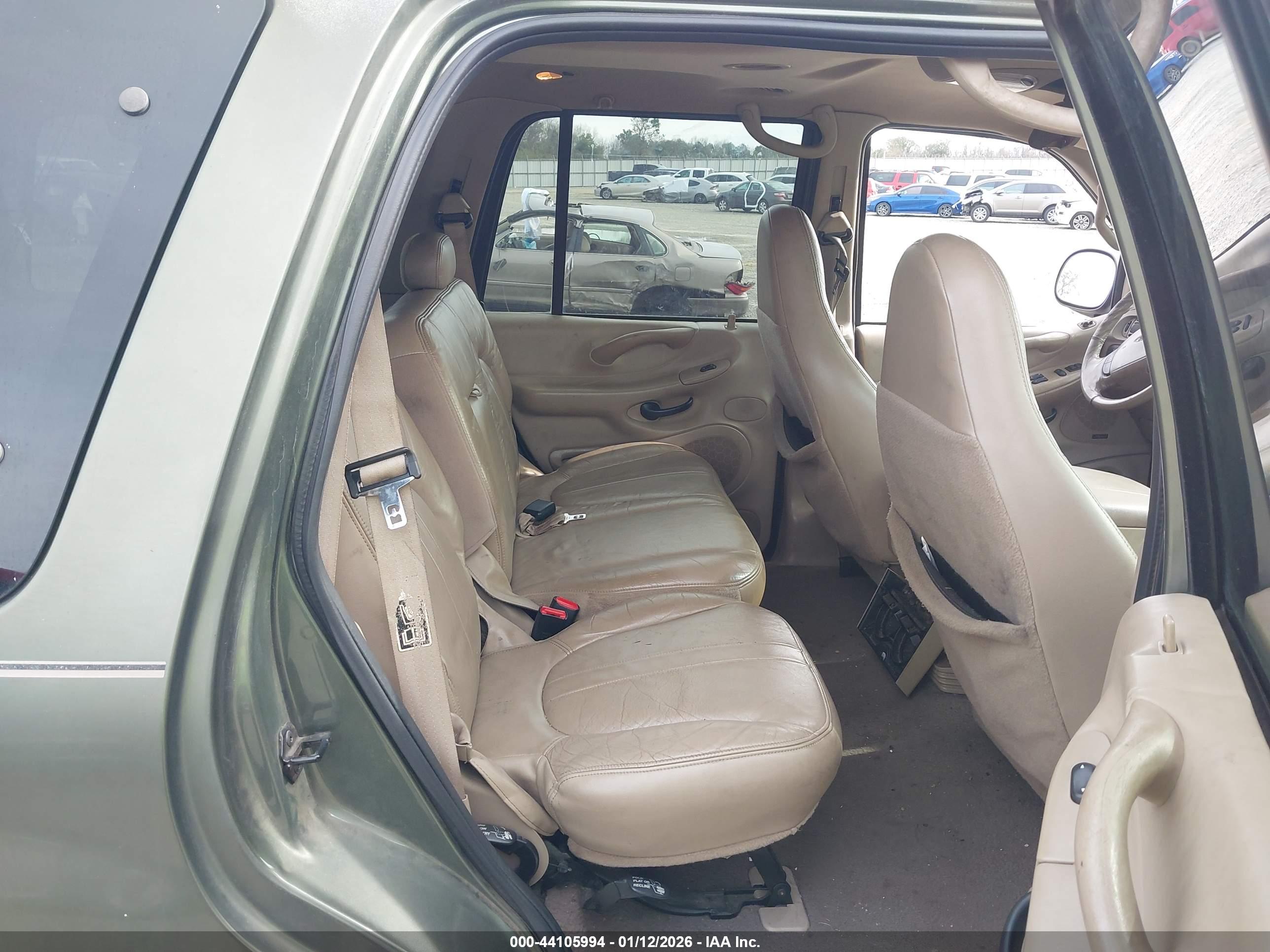 FORD EXPEDITION image 8