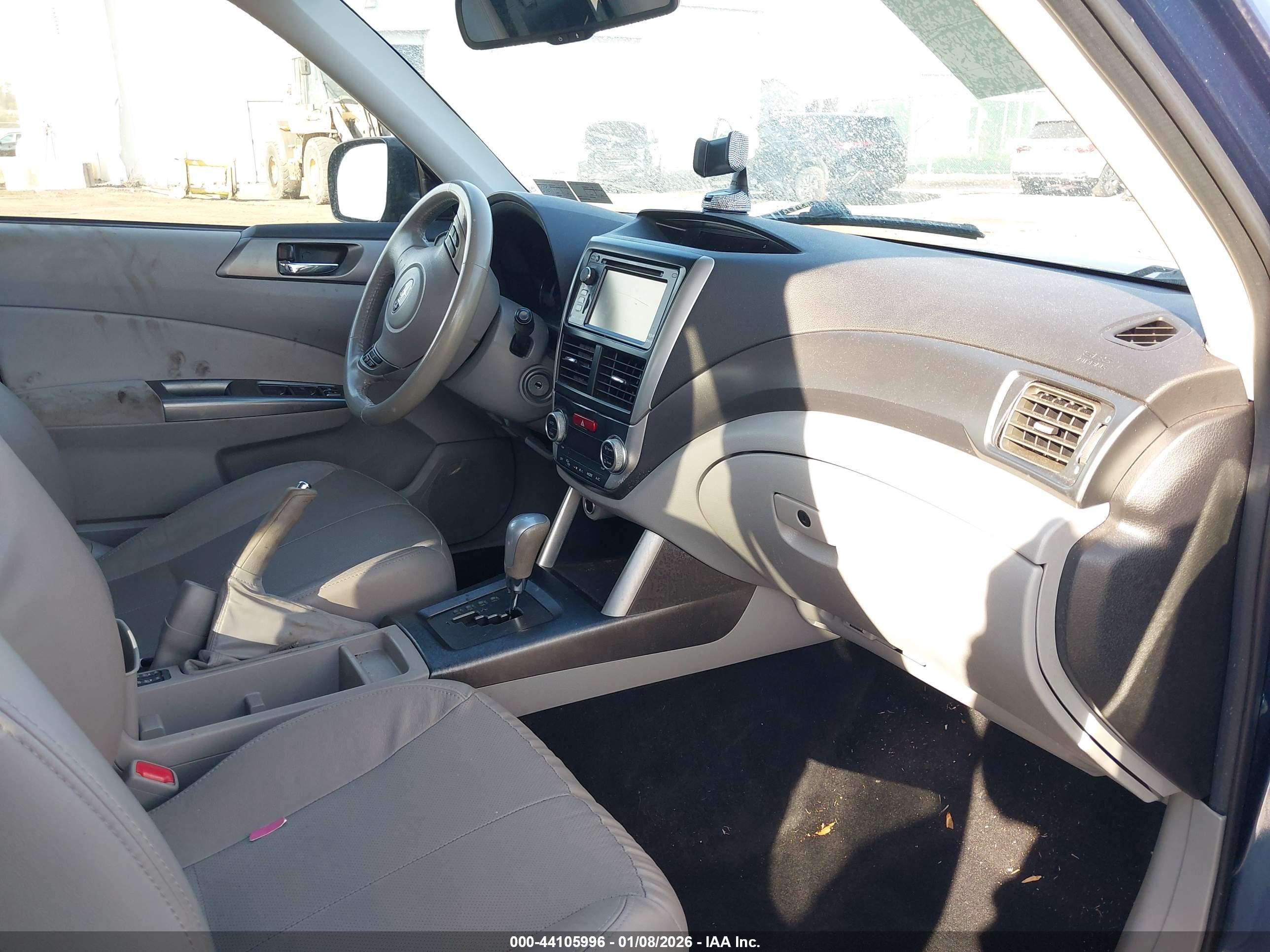 SUBARU FORESTER image 5