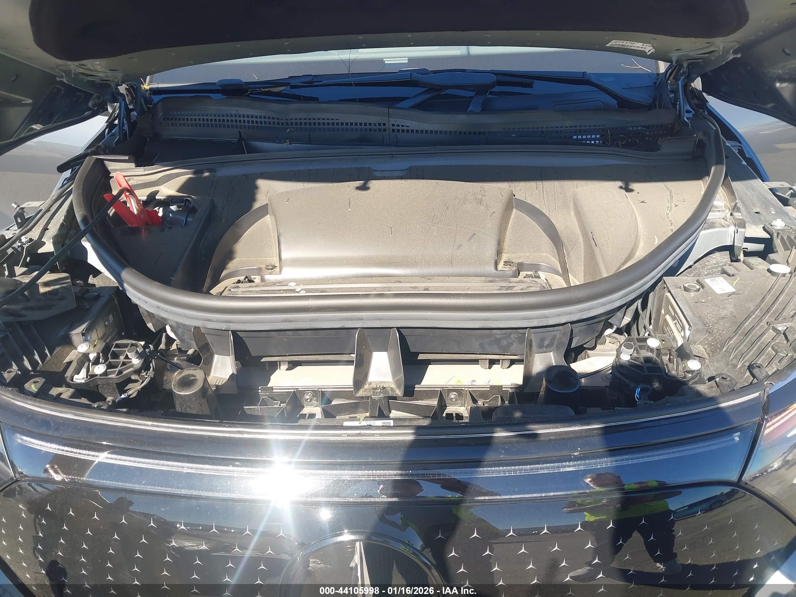 MERCEDES-BENZ EQS image 10
