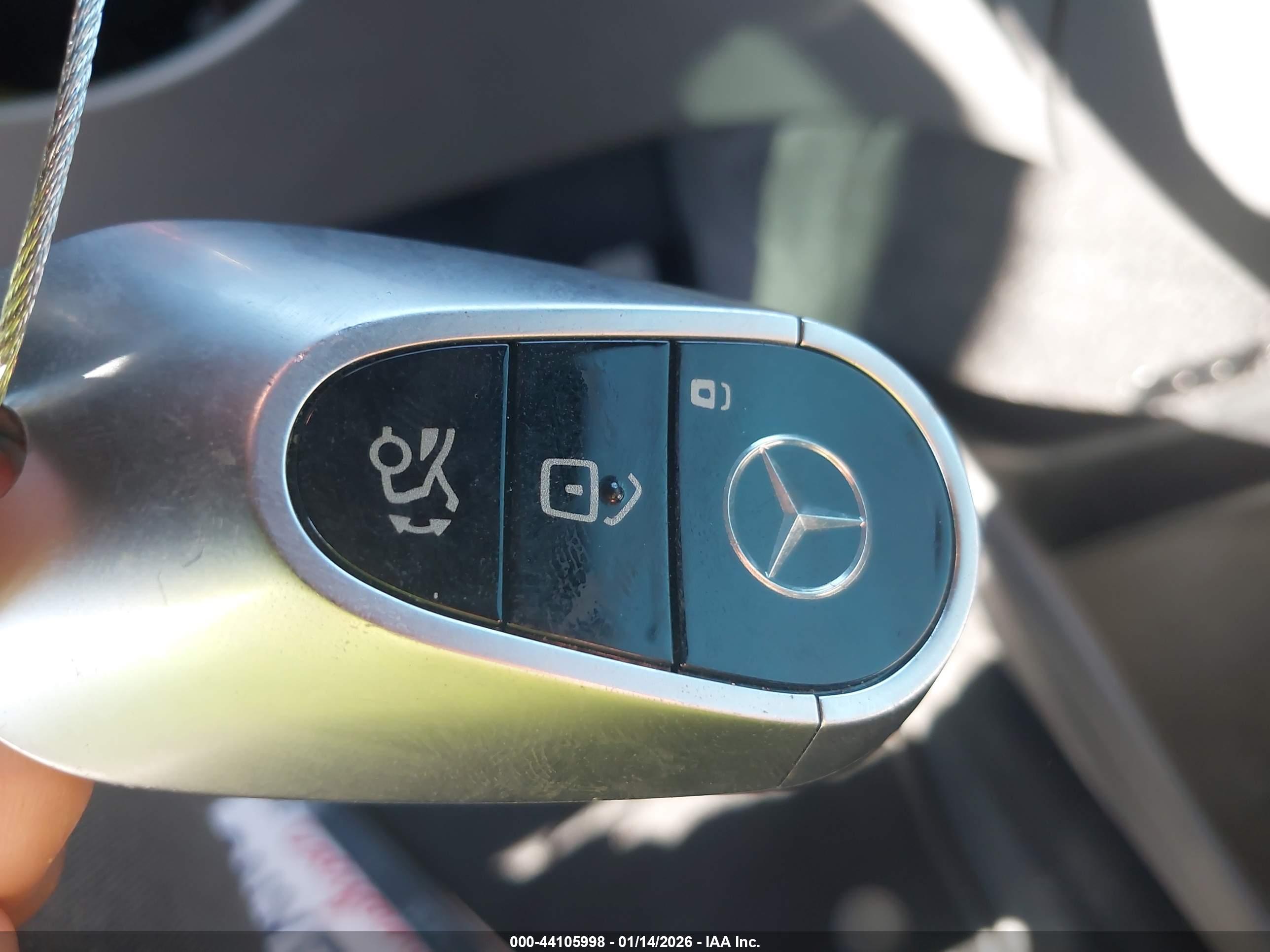 MERCEDES-BENZ EQS image 11