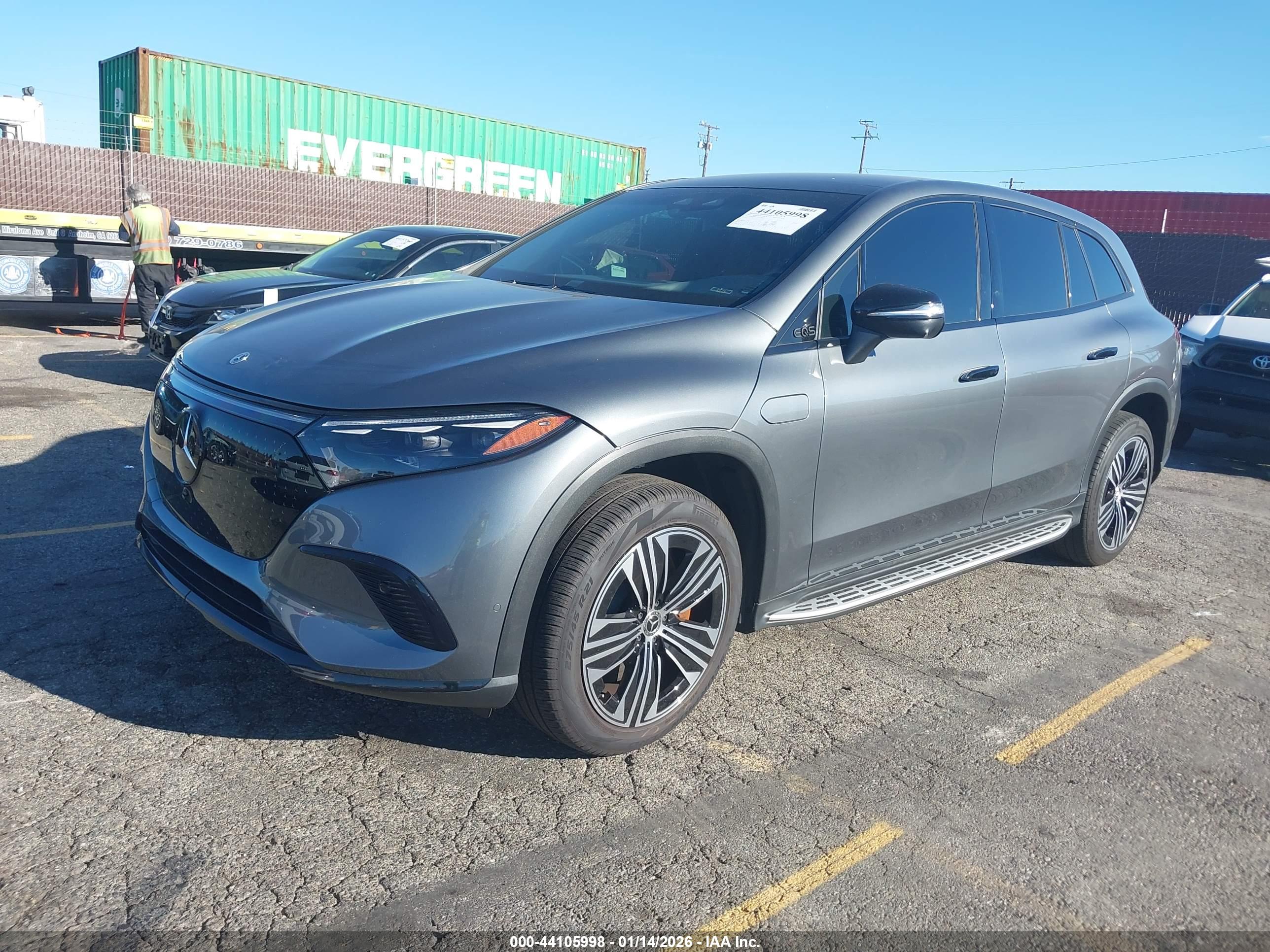 MERCEDES-BENZ EQS image 2