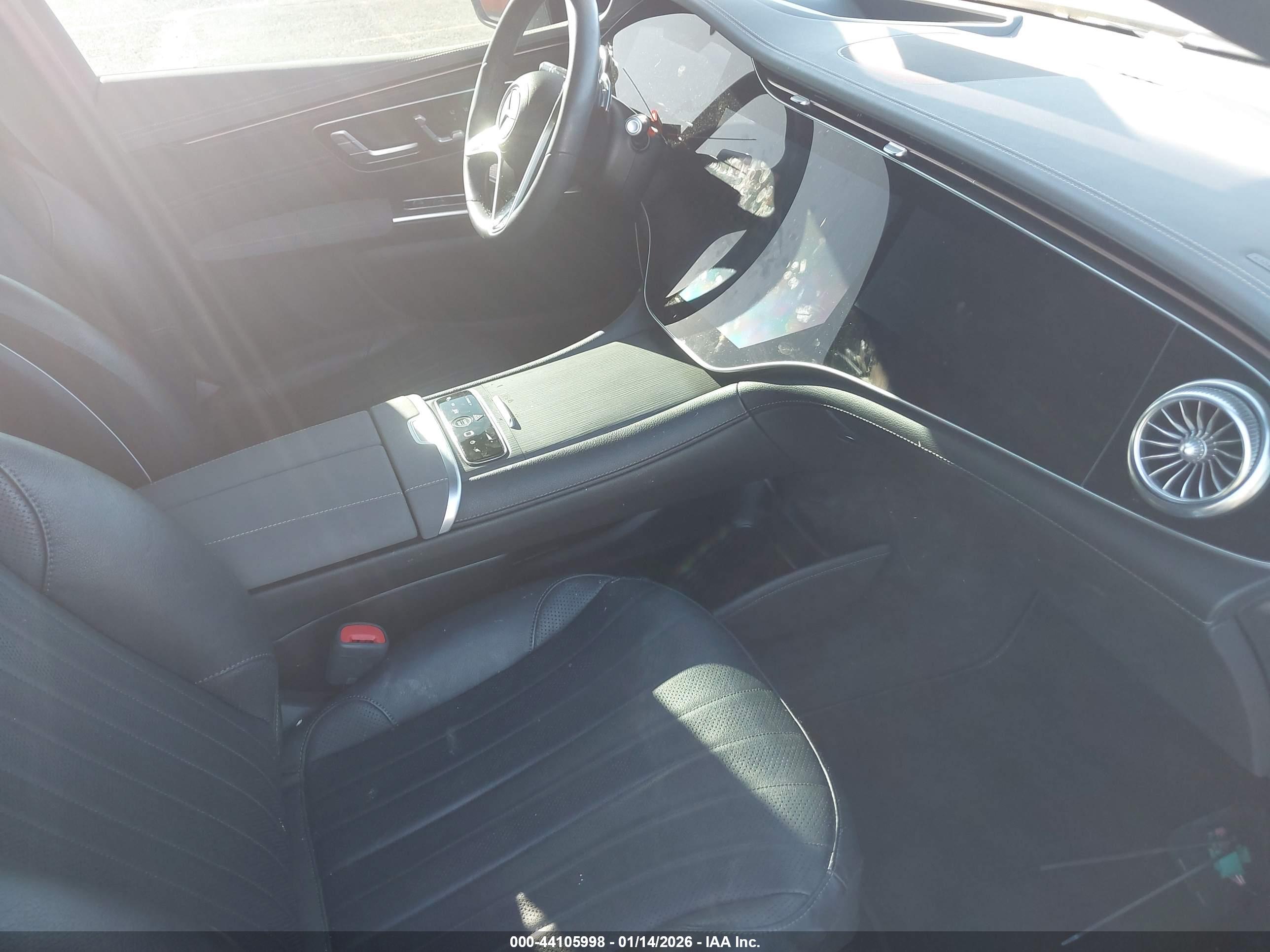 MERCEDES-BENZ EQS image 5