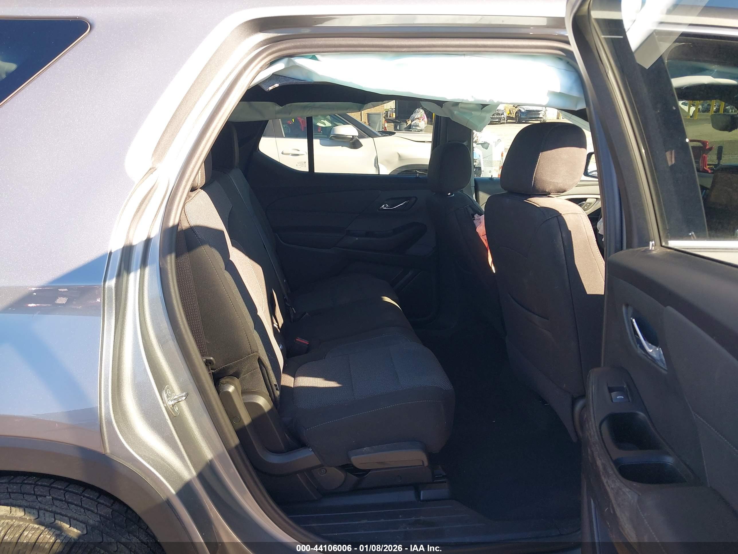 CHEVROLET TRAVERSE image 8