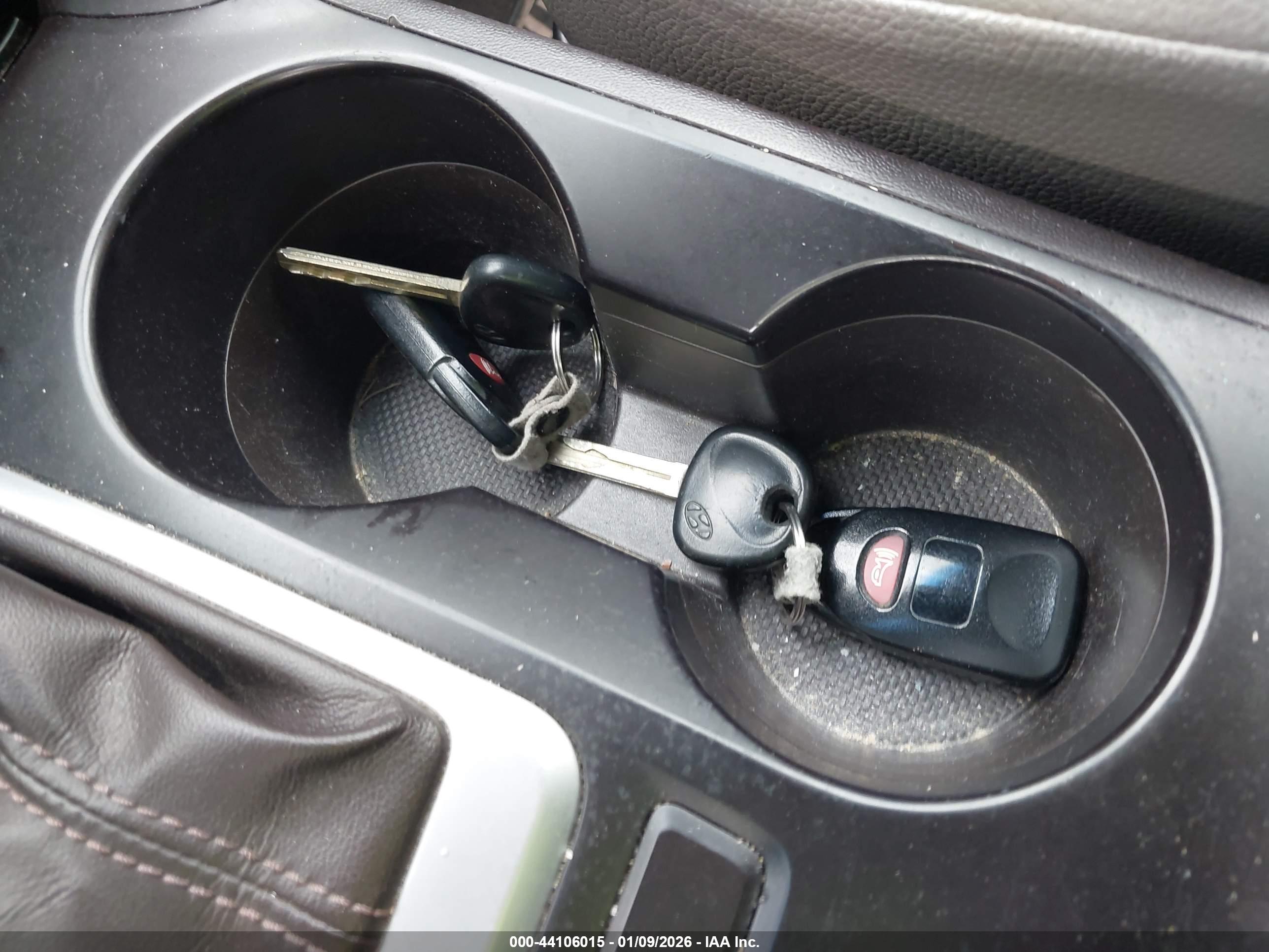 HYUNDAI TUCSON image 11