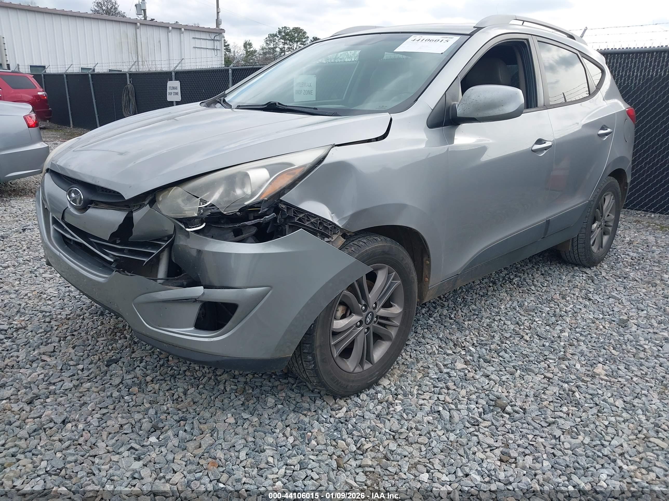 HYUNDAI TUCSON image 2