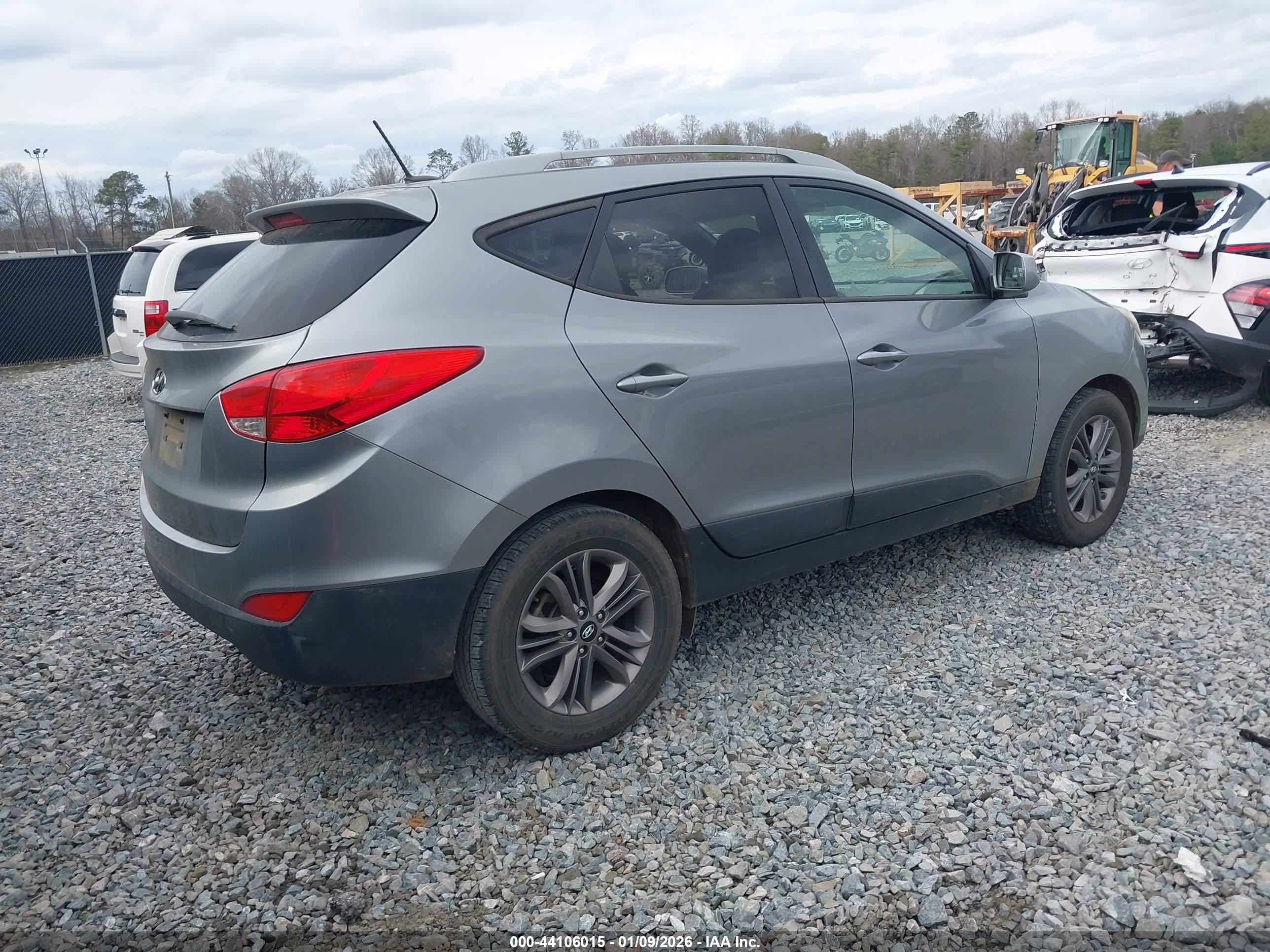 HYUNDAI TUCSON image 4