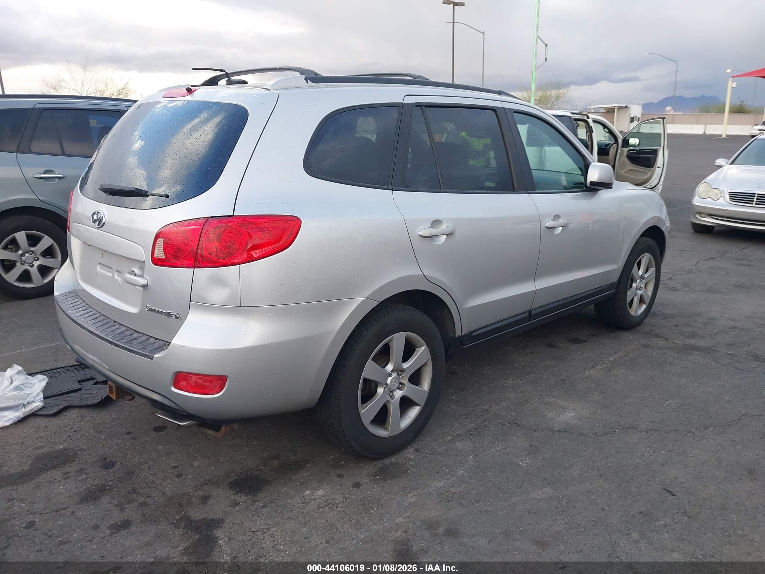 HYUNDAI SANTA image 4