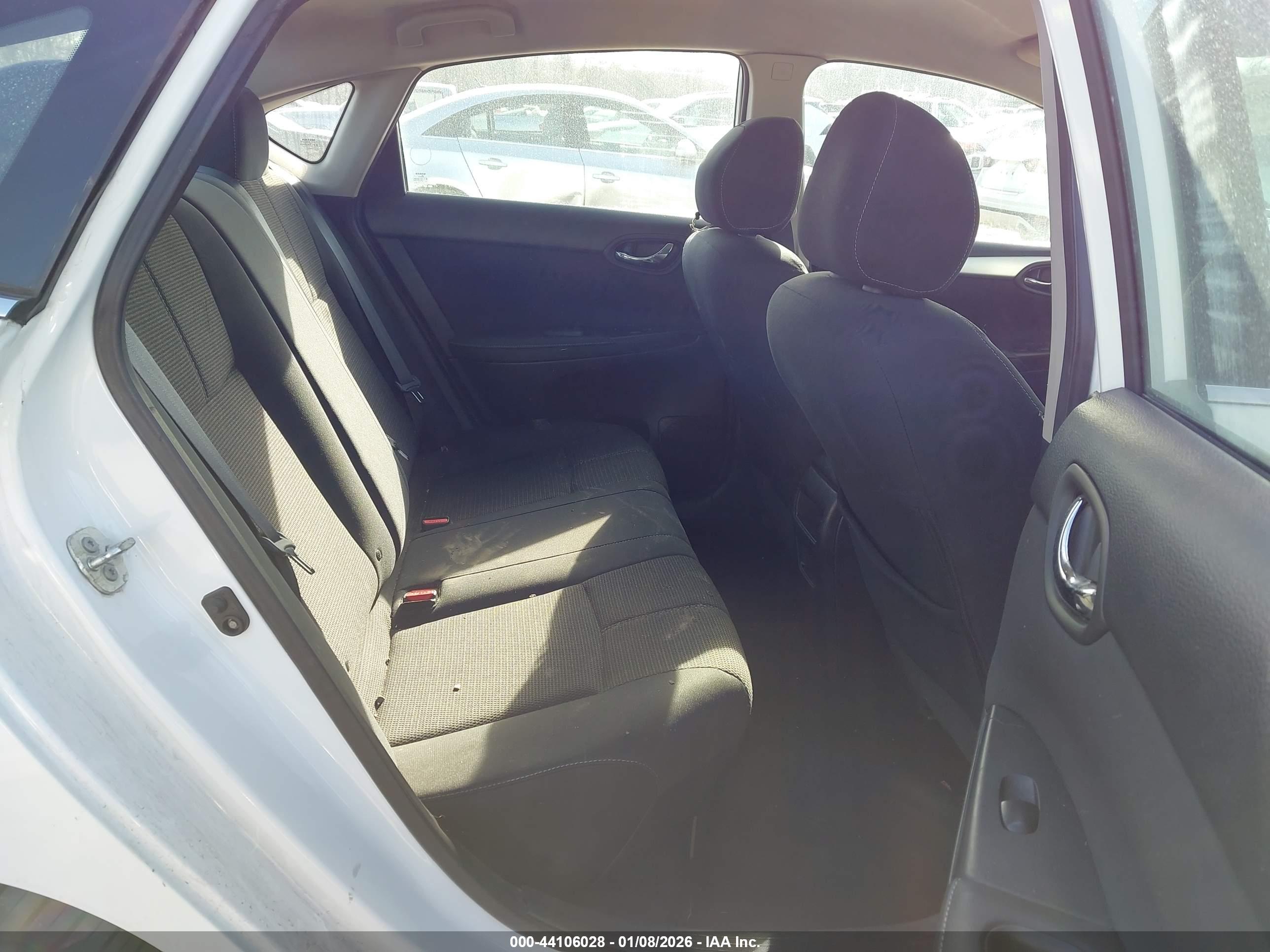 NISSAN SENTRA image 8