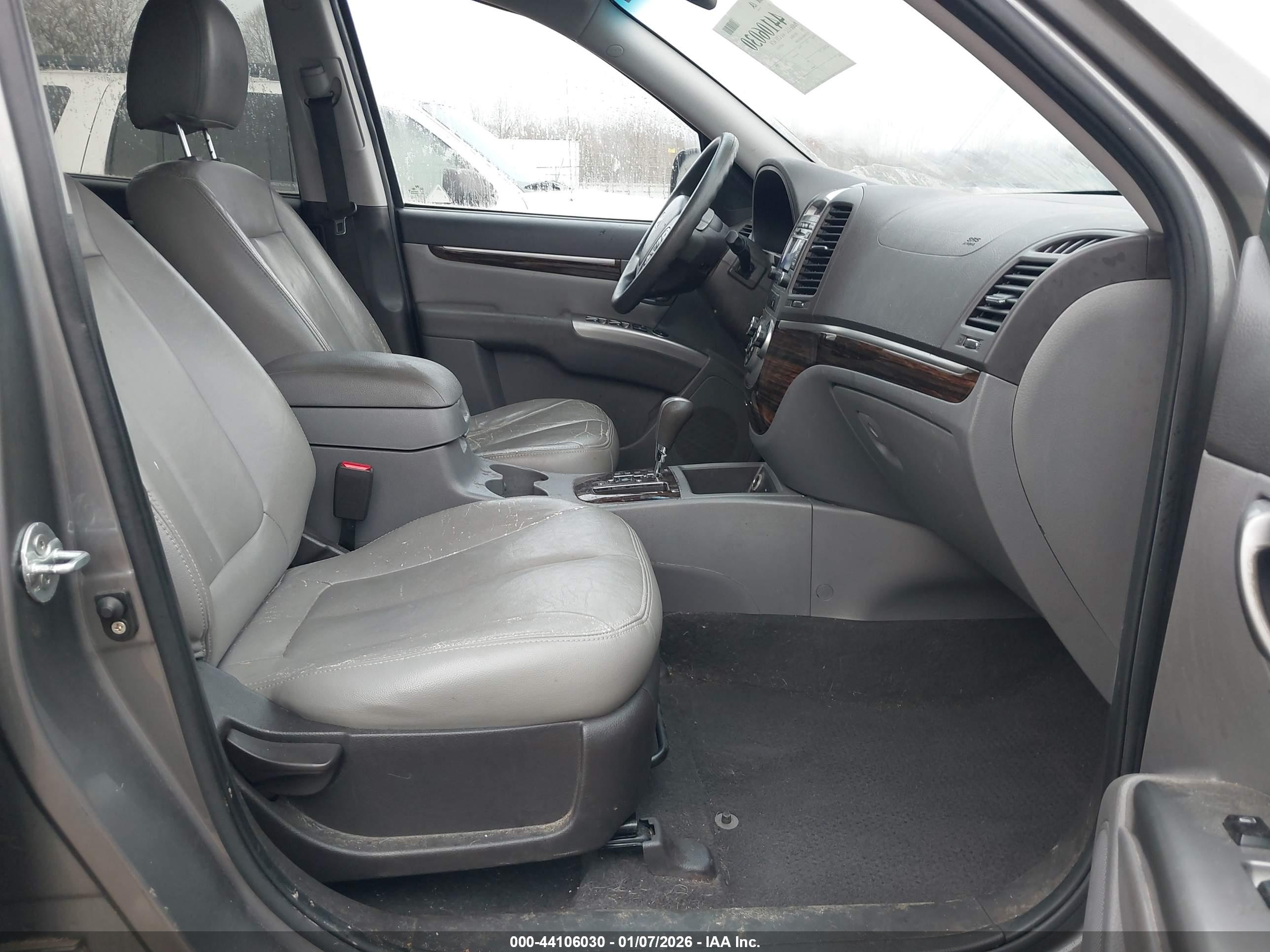 HYUNDAI SANTA image 5