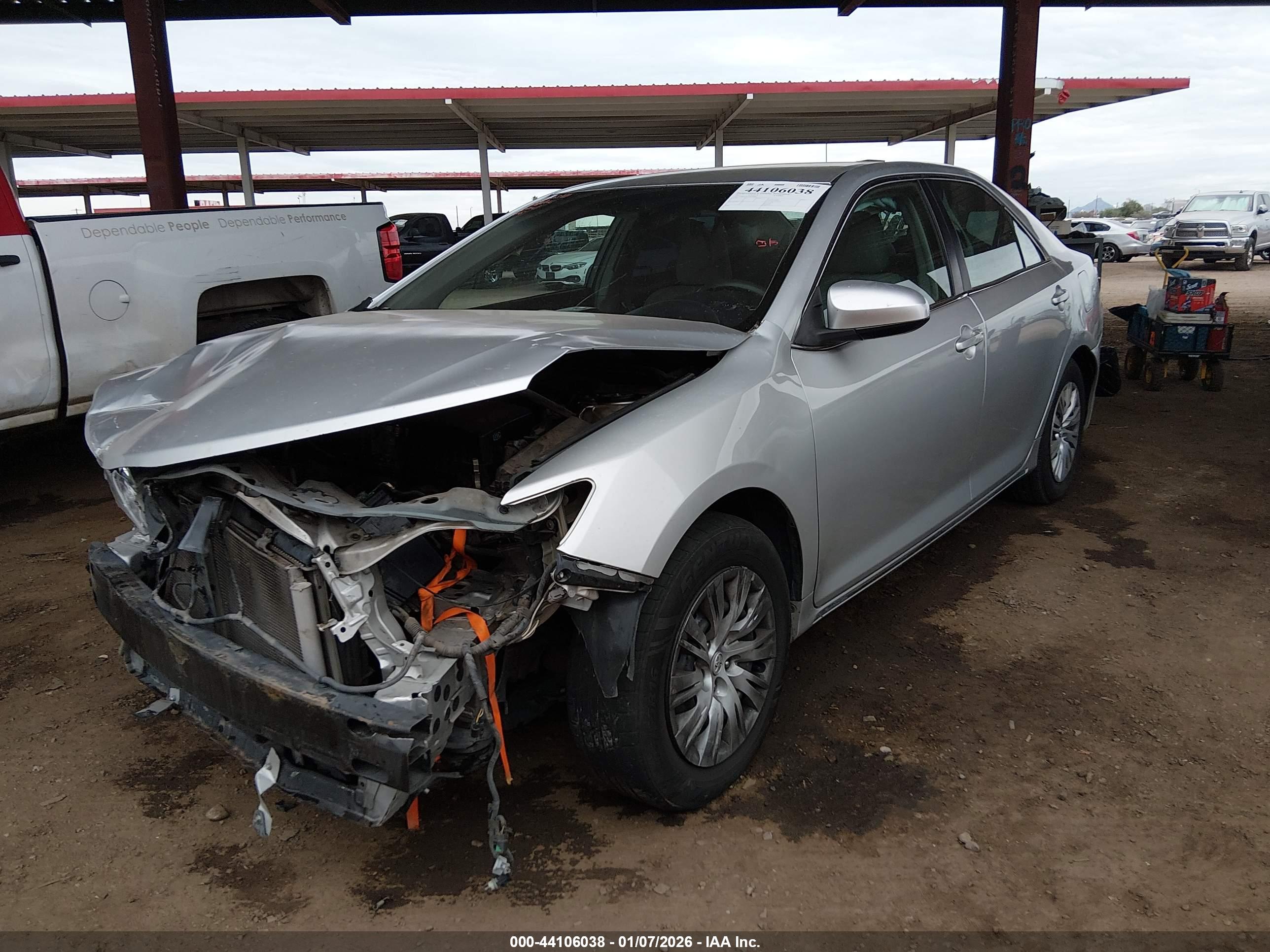 TOYOTA CAMRY image 2