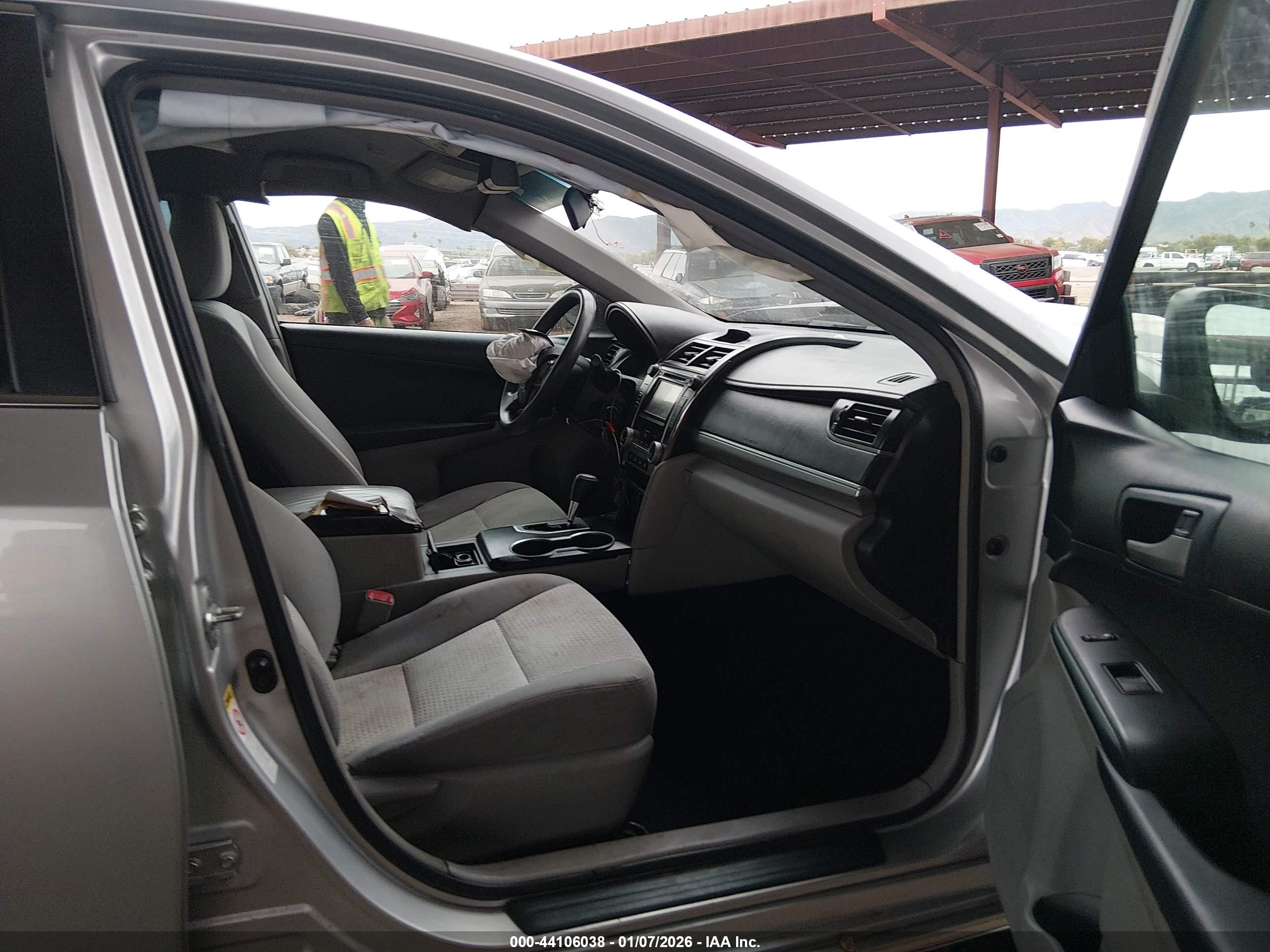 TOYOTA CAMRY image 5