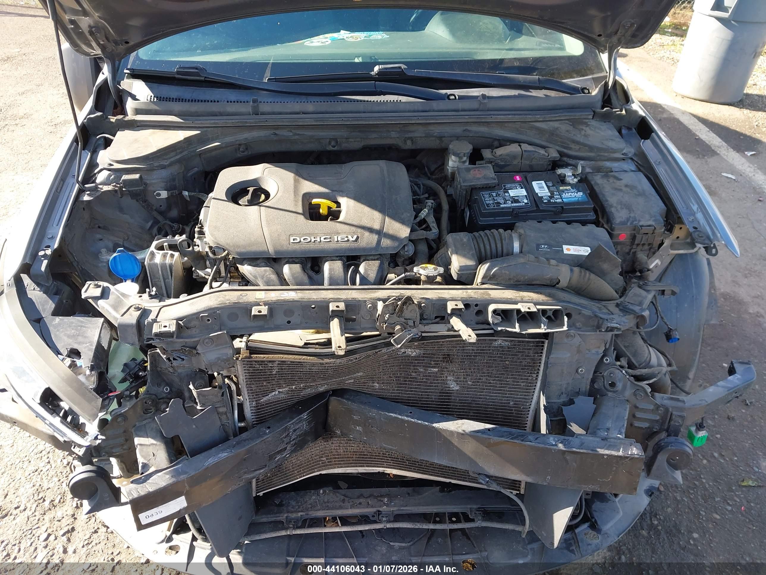HYUNDAI ELANTRA image 10